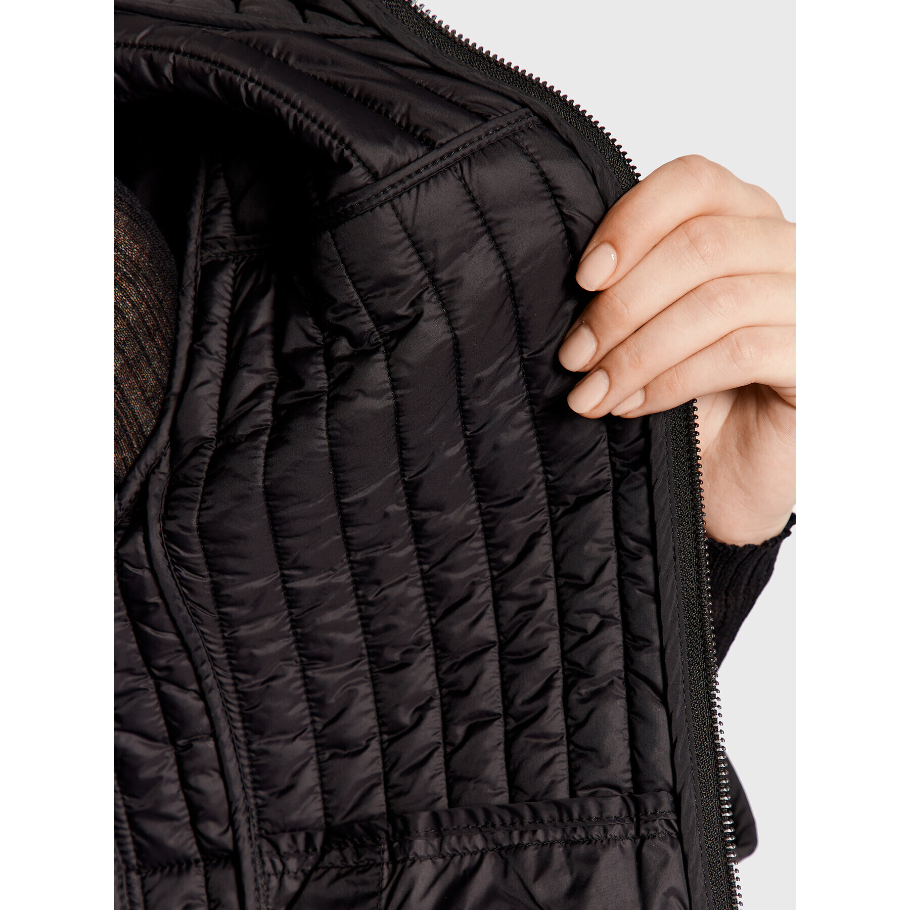 Trussardi Пухено яке 56S00786 Черен Regular Fit - Pepit.bg
