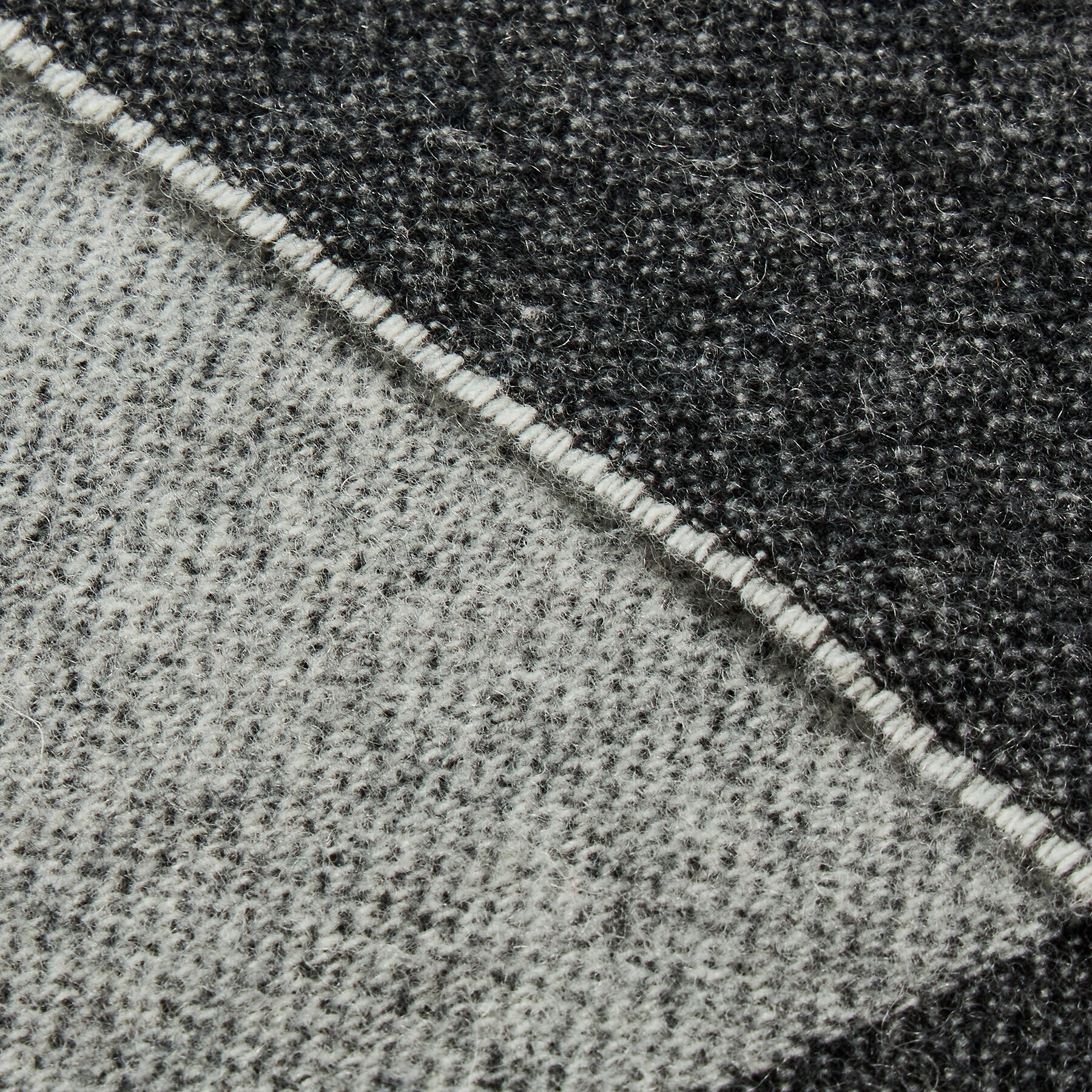 Trussardi Шал Lettering 59Z00344 Сив - Pepit.bg