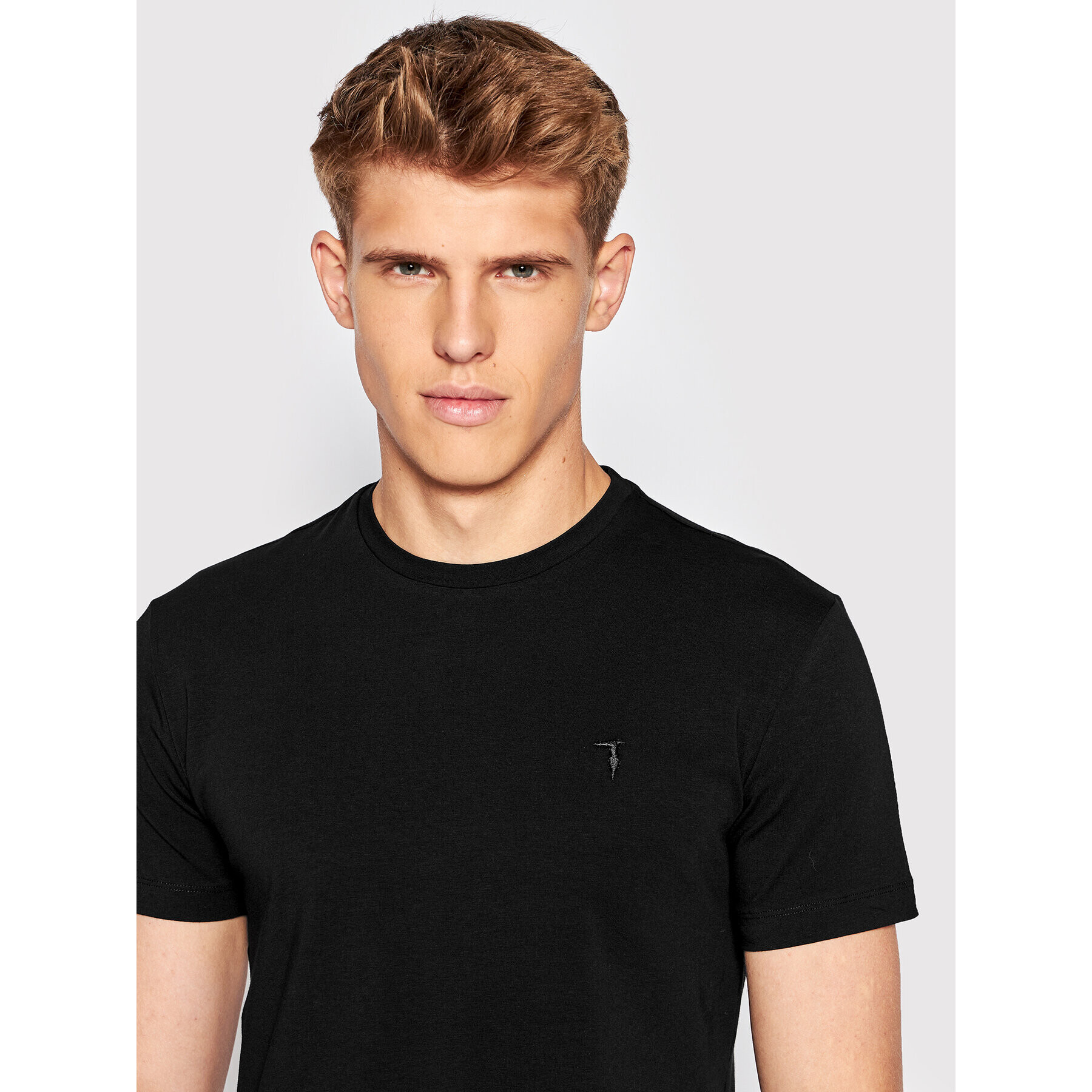 Trussardi Тишърт 52T00652 Черен Slim Fit - Pepit.bg