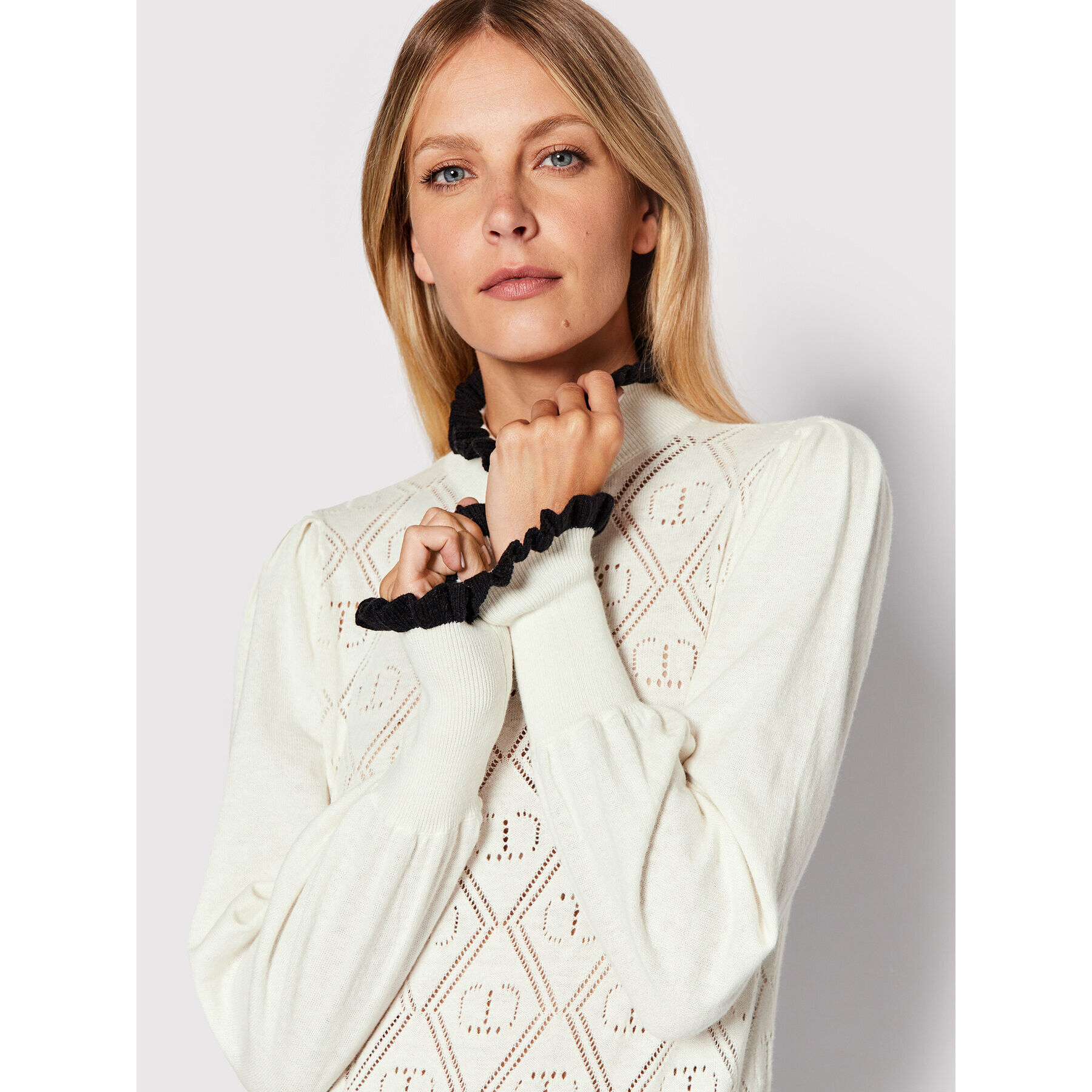 TWINSET Пуловер 222TP3101 Бял Regular Fit - Pepit.bg
