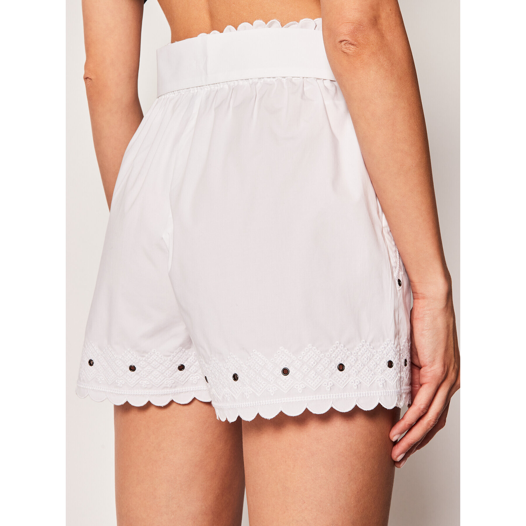 TWINSET Шорти от плат 201TT2064 Бял Regular Fit - Pepit.bg