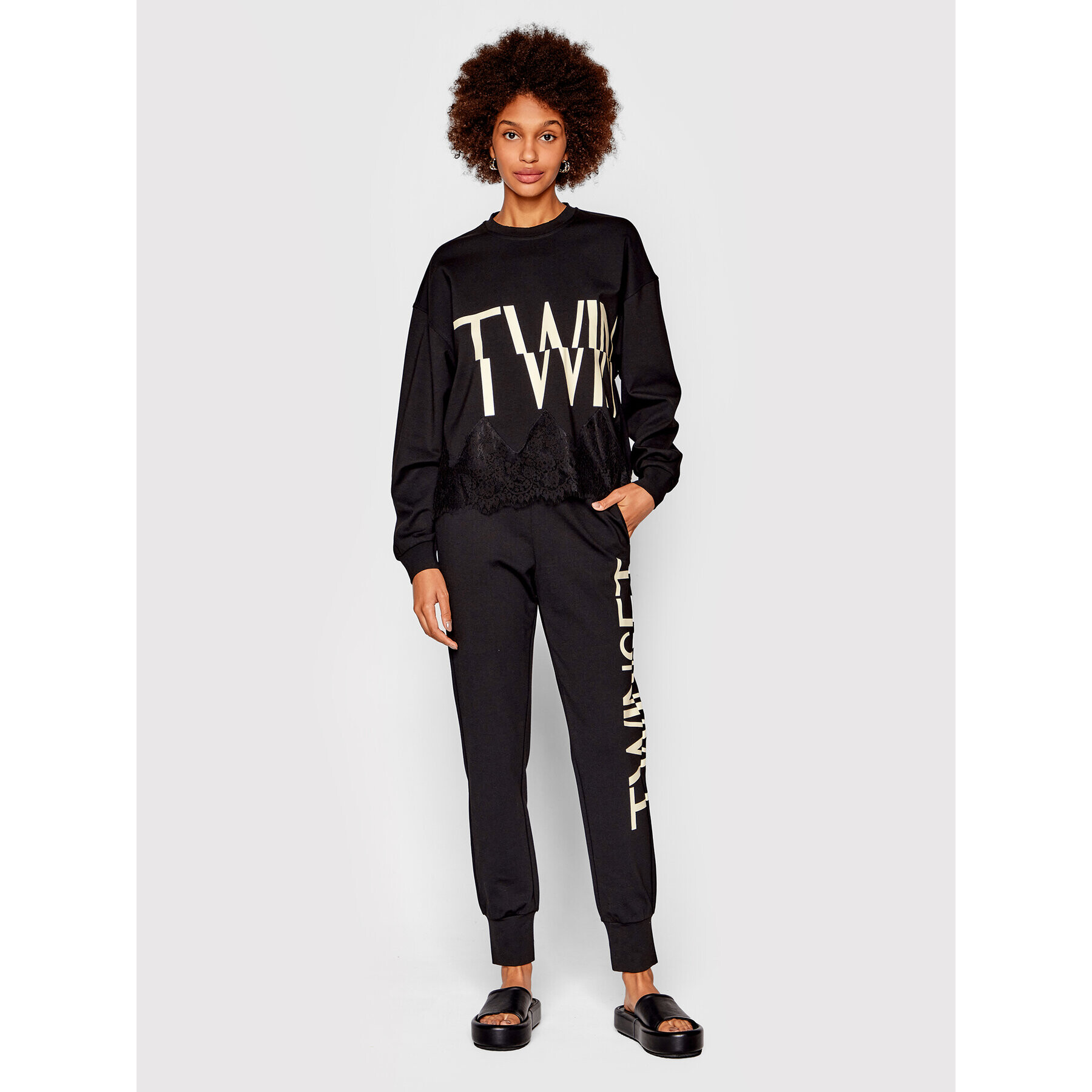 TWINSET Суитшърт 222TP2415 Черен Loose Fit - Pepit.bg