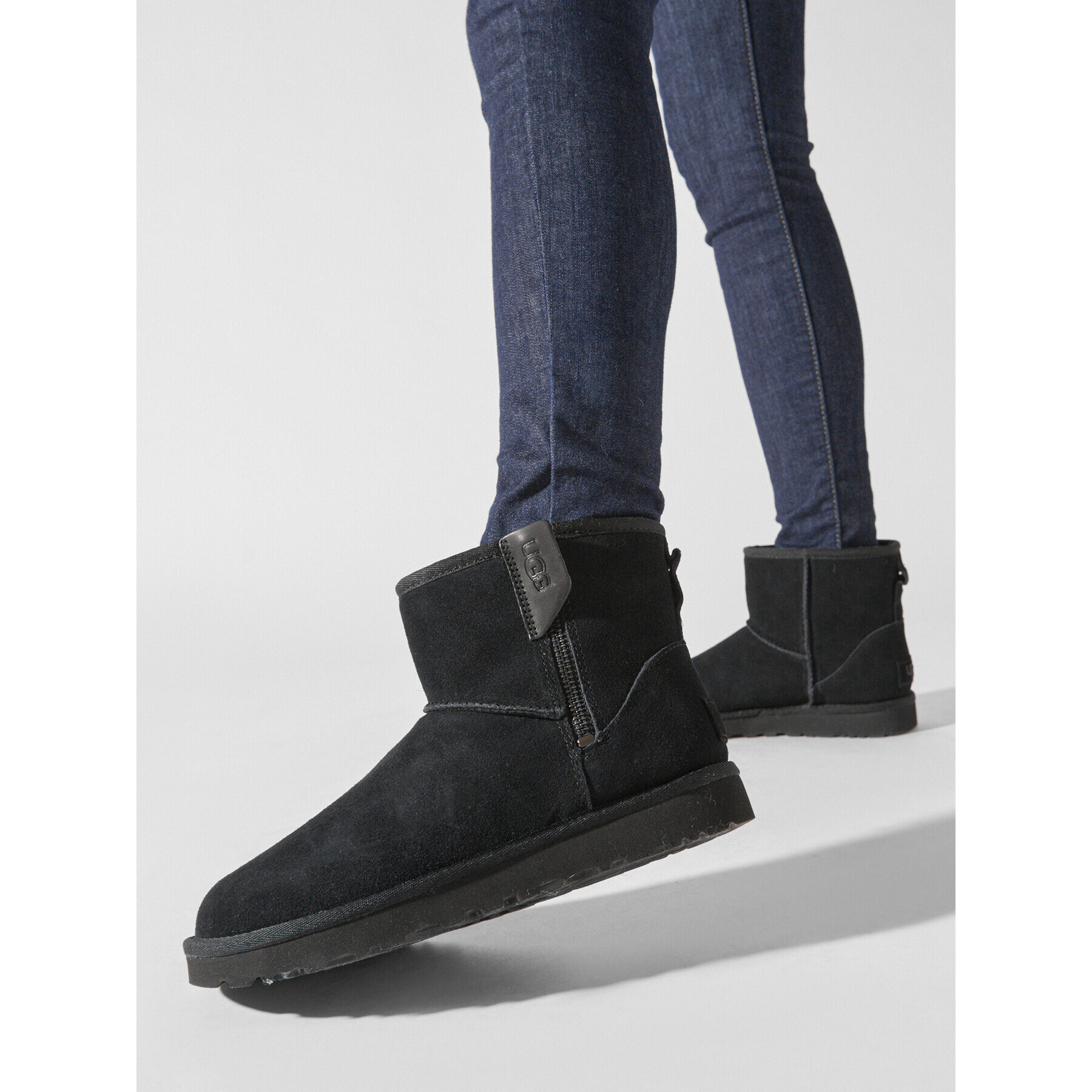 Ugg Апрески W Classic Mini Bailey Zip 1151230 Черен - Pepit.bg