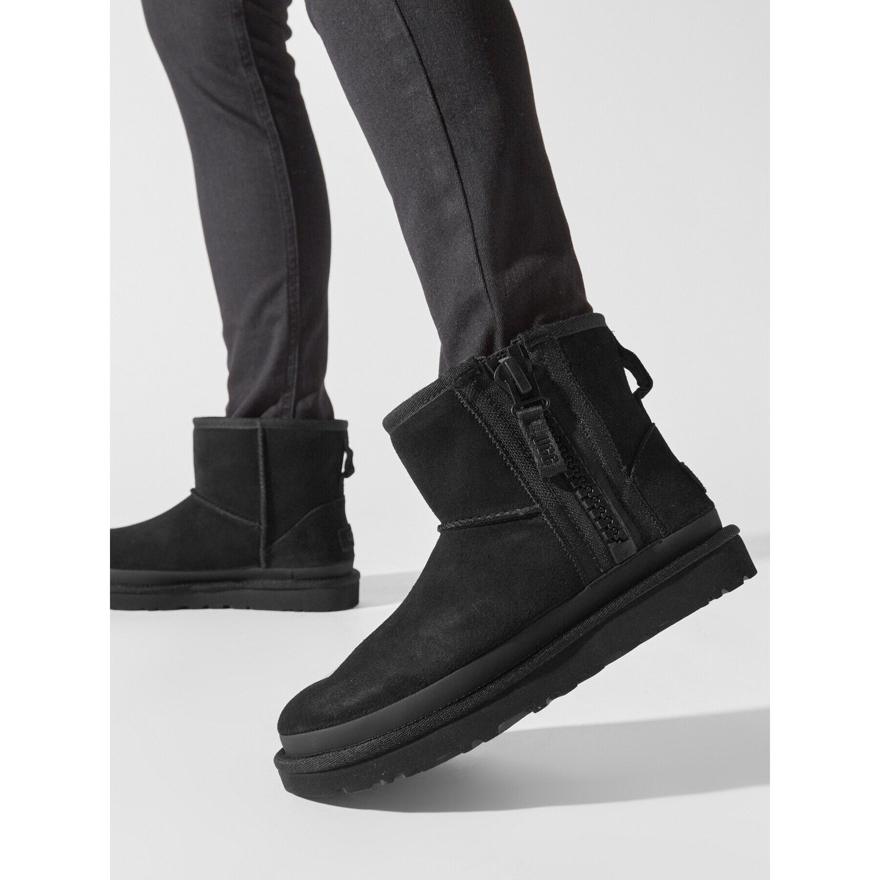 Ugg Апрески W Classic Mini Zipper Tape Logo 1144034 Черен - Pepit.bg