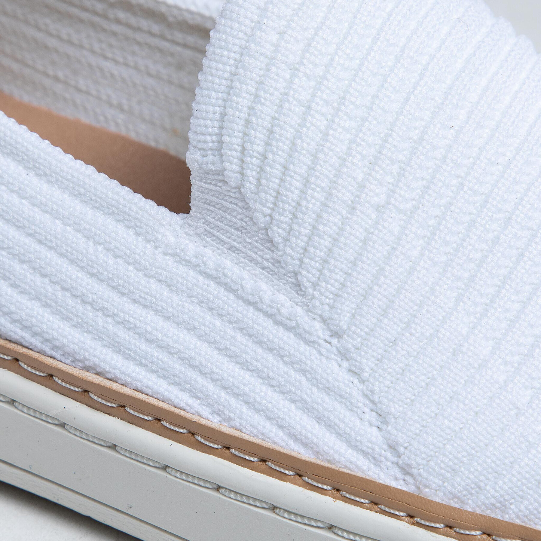 Ugg Гуменки W Sammy 1112259 Бял - Pepit.bg