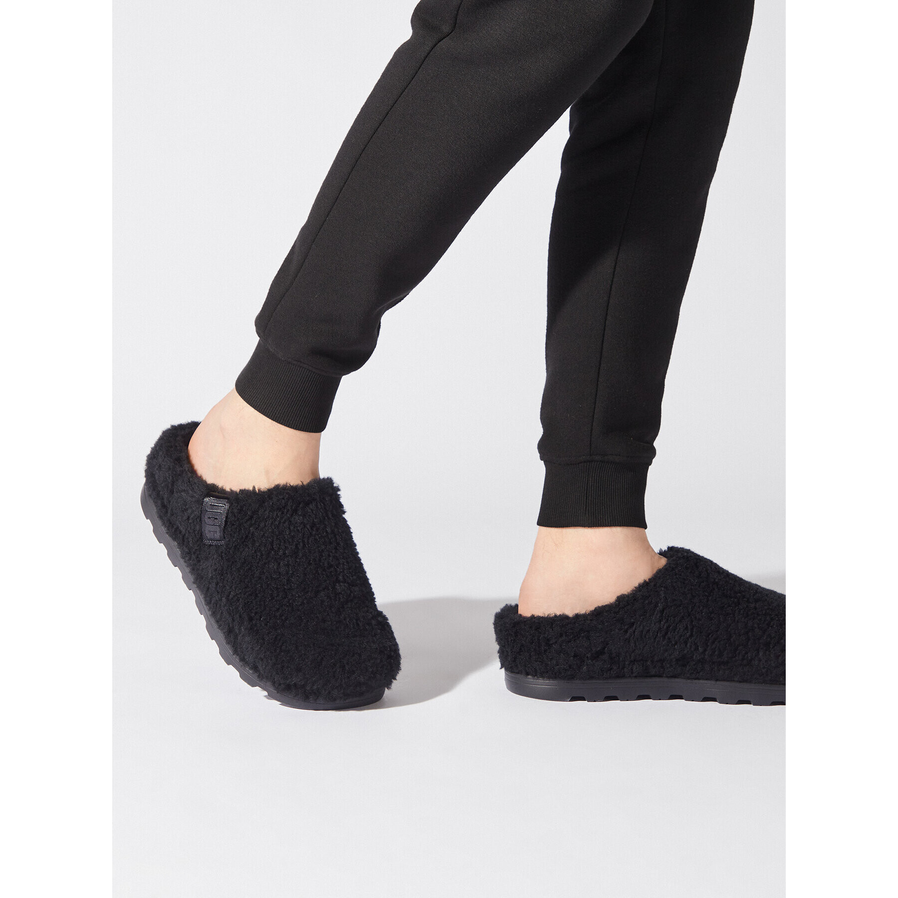 Ugg Пантофи M Fluff Off 1135251 Черен - Pepit.bg