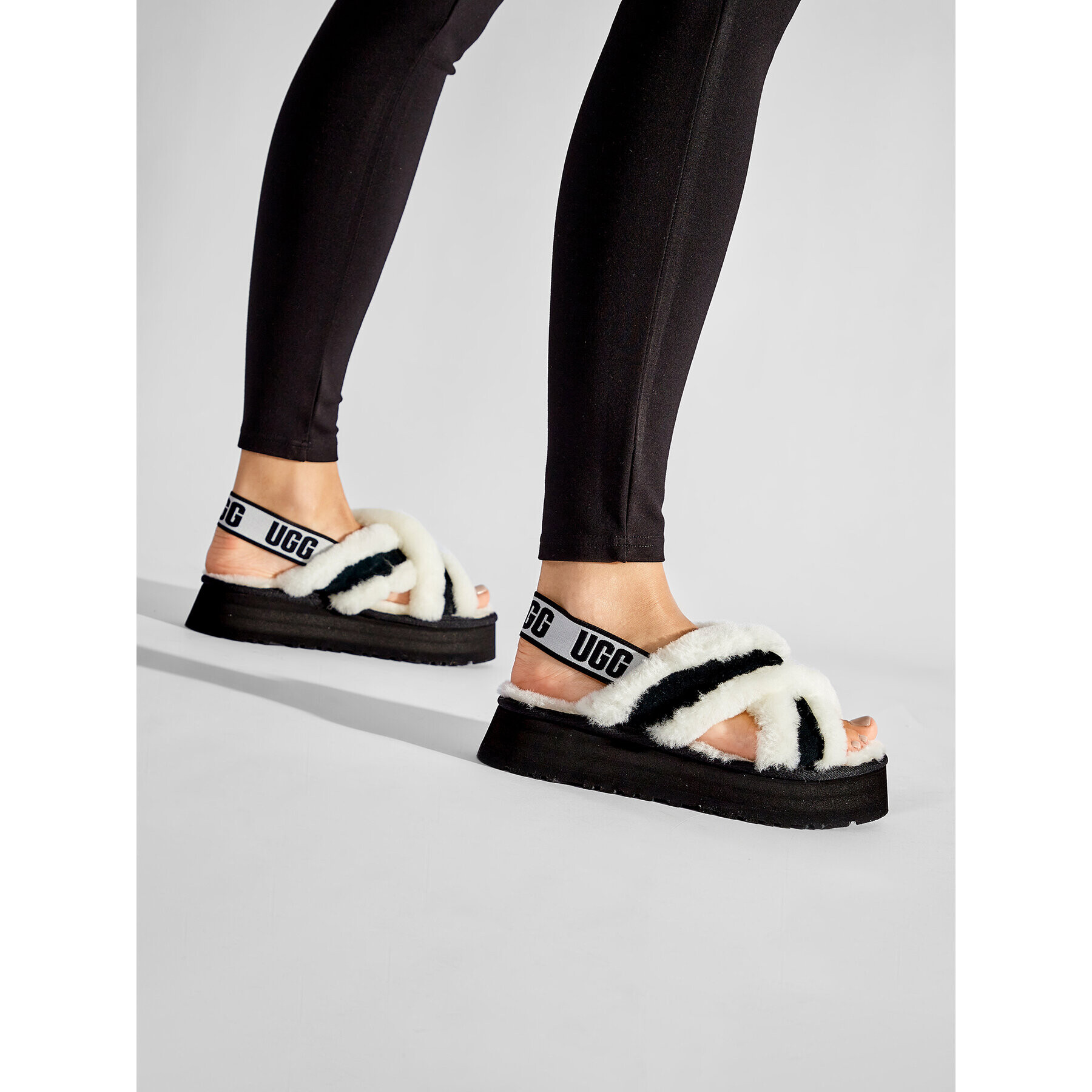 Ugg Пантофи W Disco Cross Slide 1121550 Черен - Pepit.bg