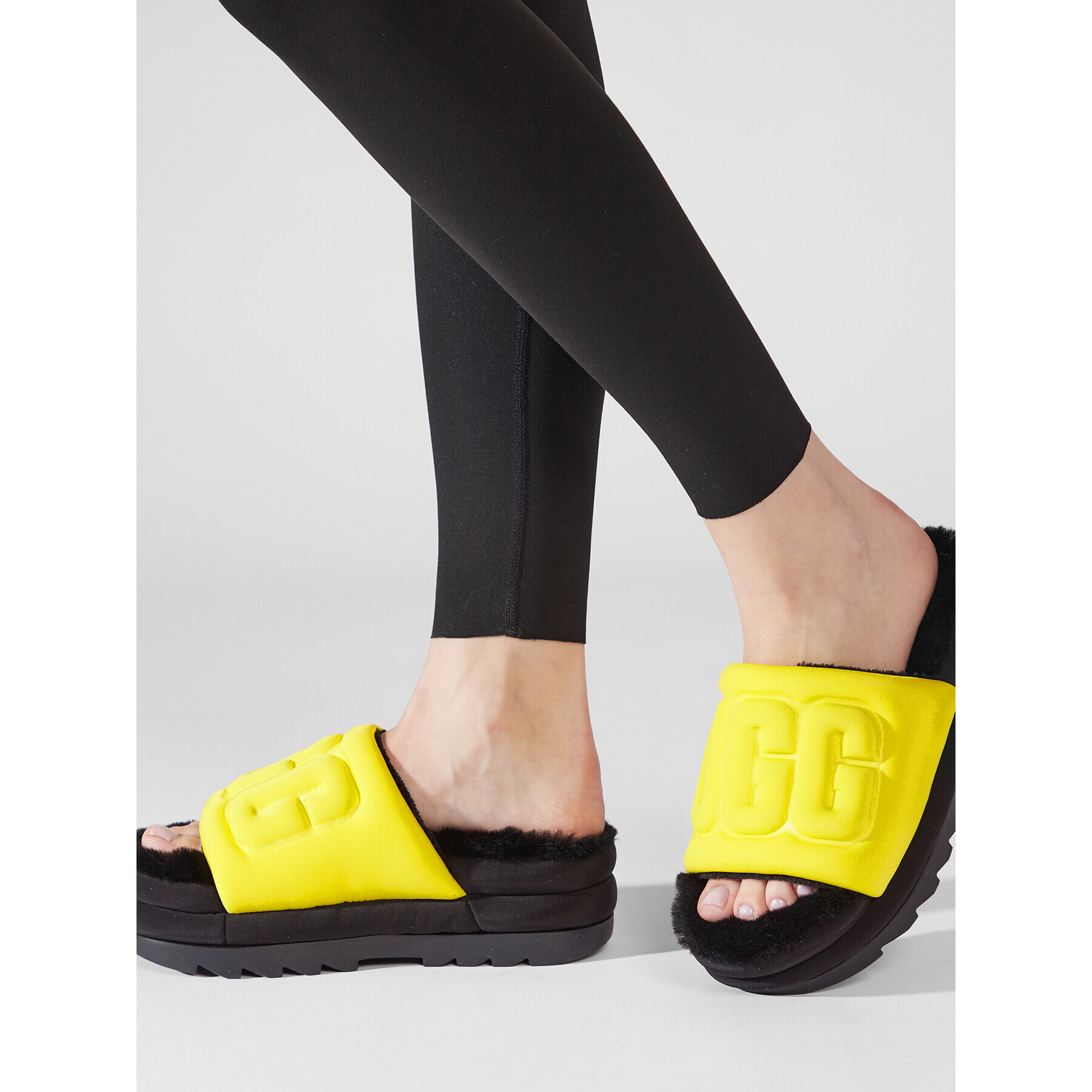 Ugg Пантофи W Maxi Graphic Slide 1131992 Жълт - Pepit.bg