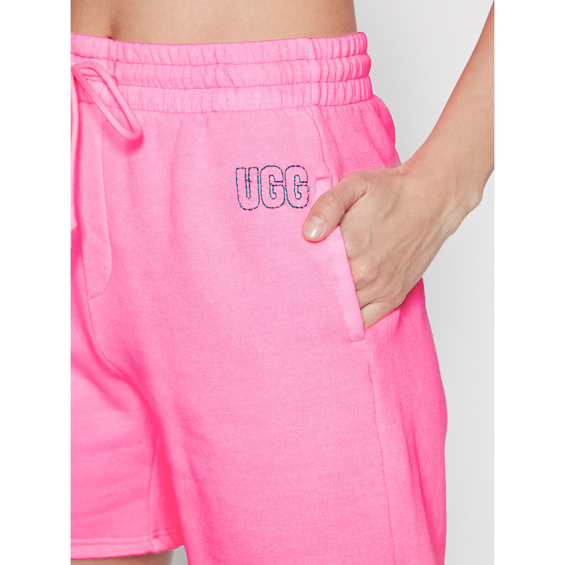 Ugg Спортни шорти Chrissy 1126483 Розов Regular Fit - Pepit.bg