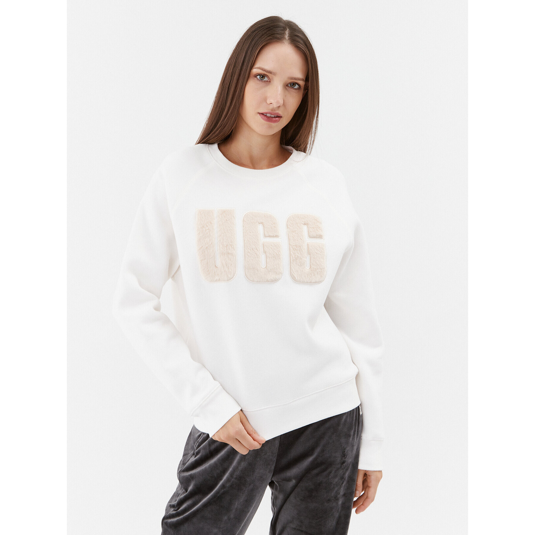 Ugg Суитшърт Madeline Fuzzy Logo 1123718 Бял Regular Fit - Pepit.bg