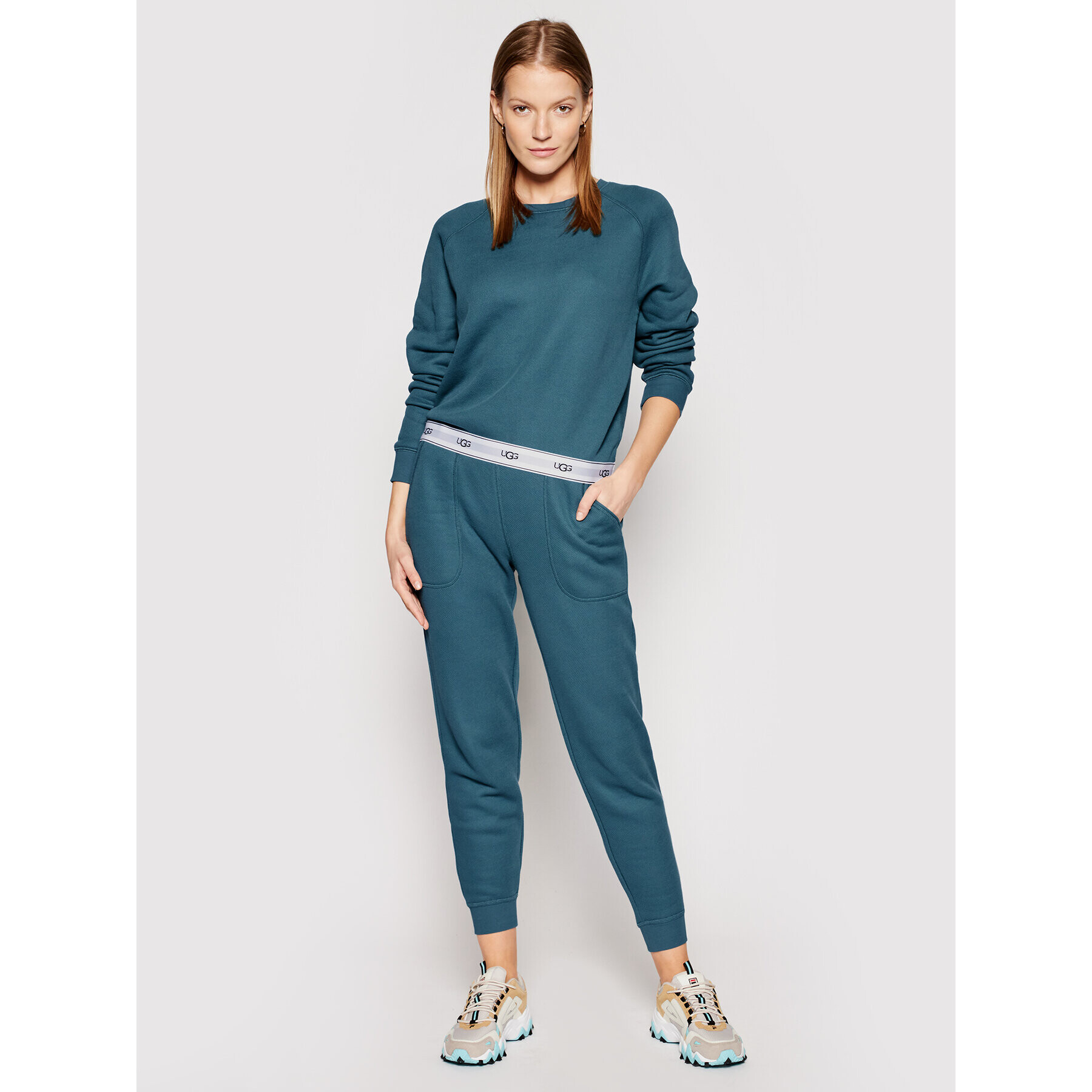 Ugg Суитшърт Nena 1104851 Син Relaxed Fit - Pepit.bg