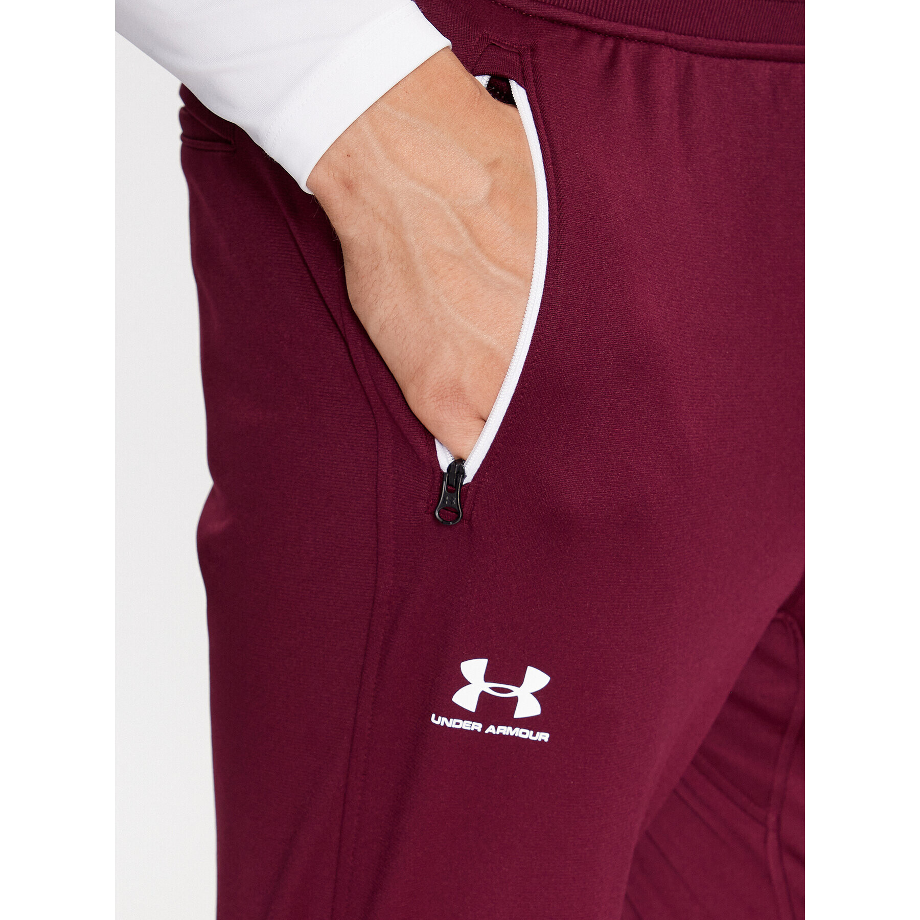 Under Armour Долнище анцуг Sportstyle Tricot Jogger 1290261 Бордо Loose Fit - Pepit.bg