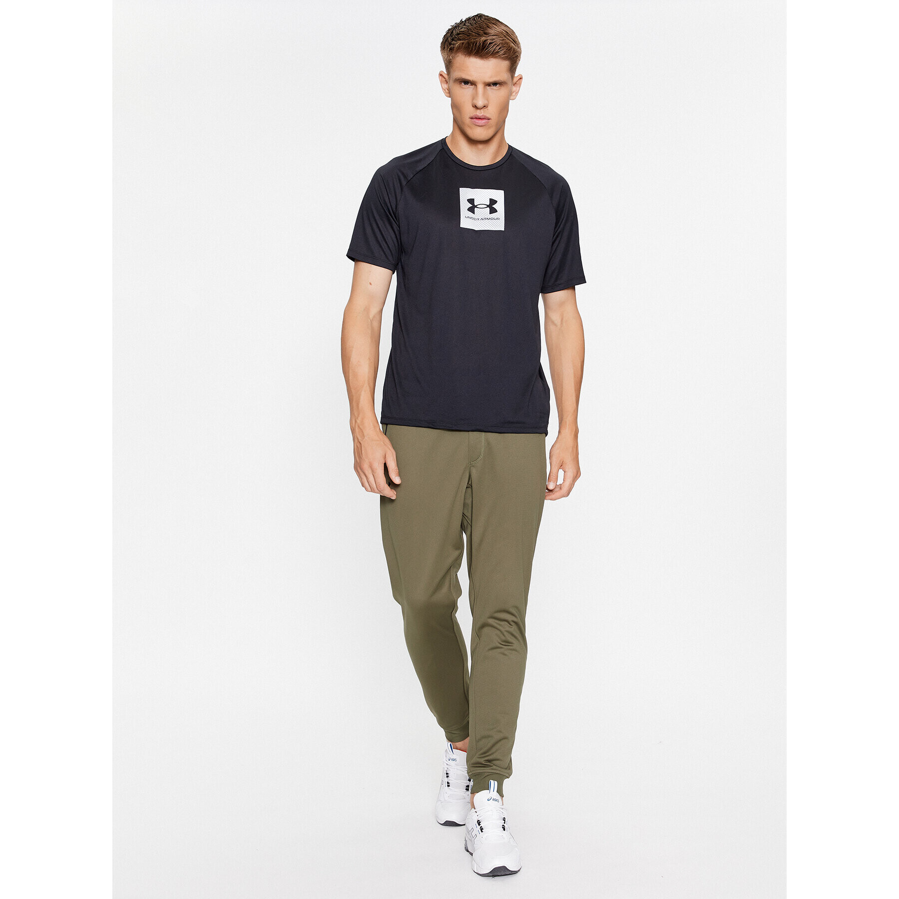 Under Armour Долнище анцуг Sportstyle Tricot Jogger 1290261 Каки Loose Fit - Pepit.bg