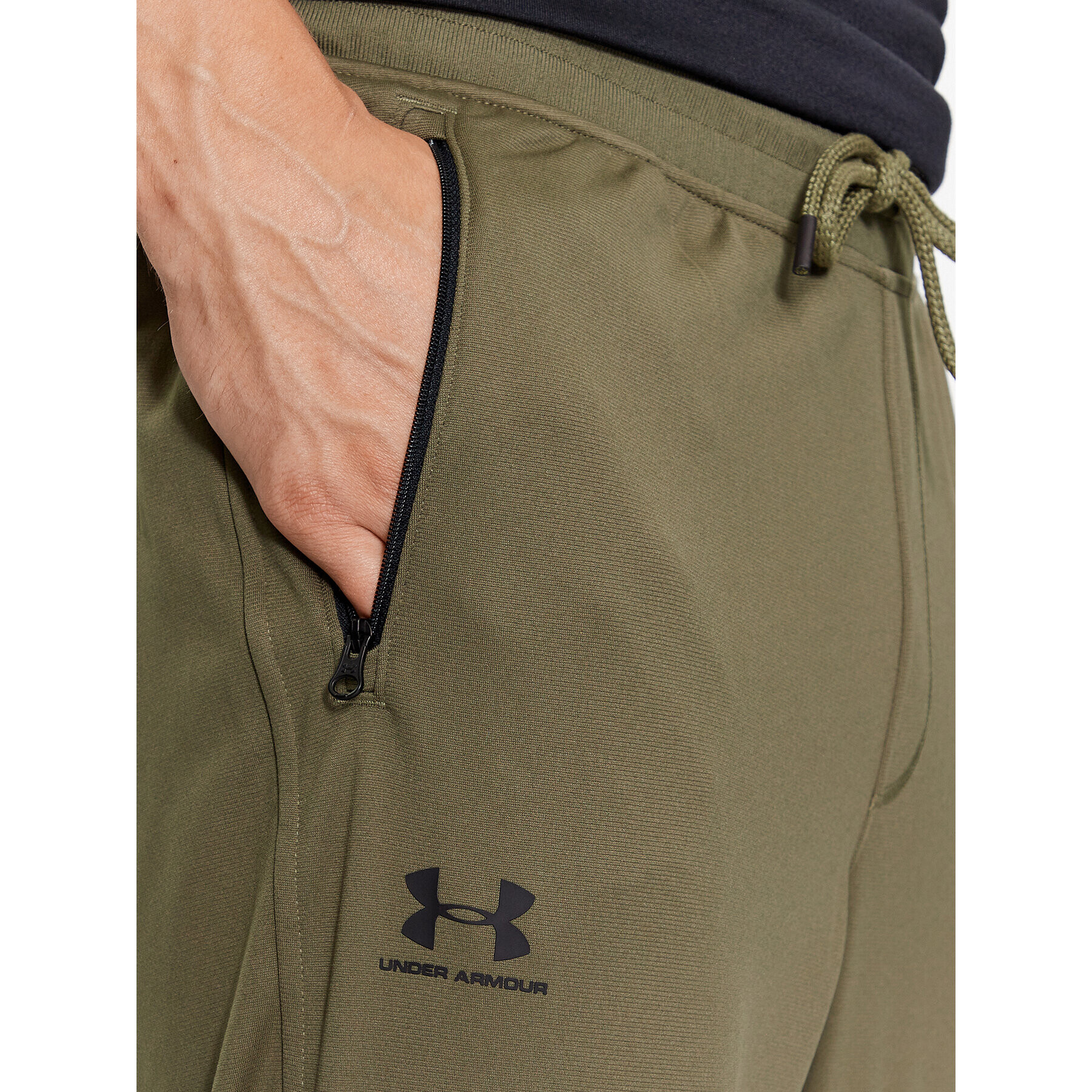 Under Armour Долнище анцуг Sportstyle Tricot Jogger 1290261 Каки Loose Fit - Pepit.bg