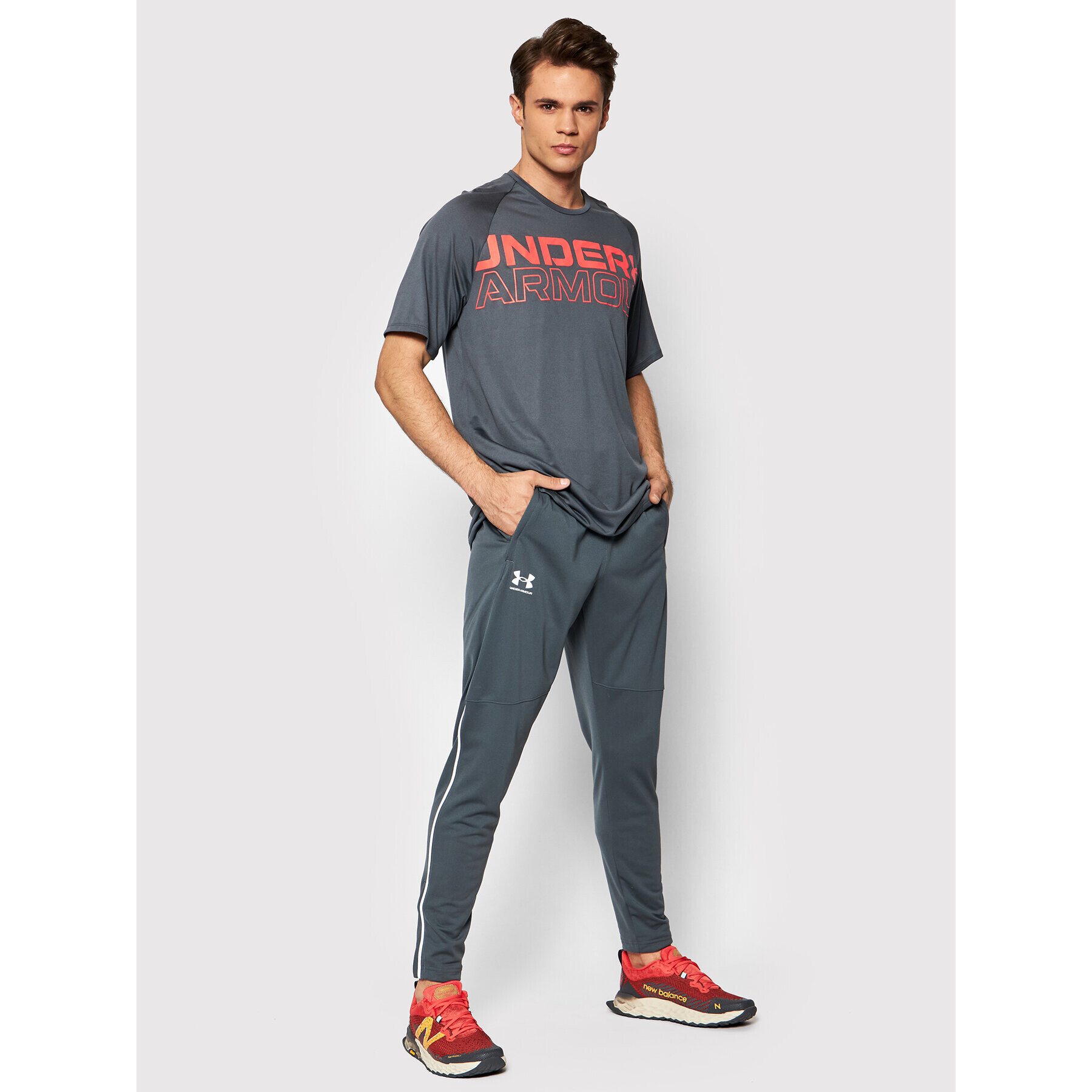 Under Armour Долнище анцуг Ua Pique Track 1366203 Сив Regular Fit - Pepit.bg