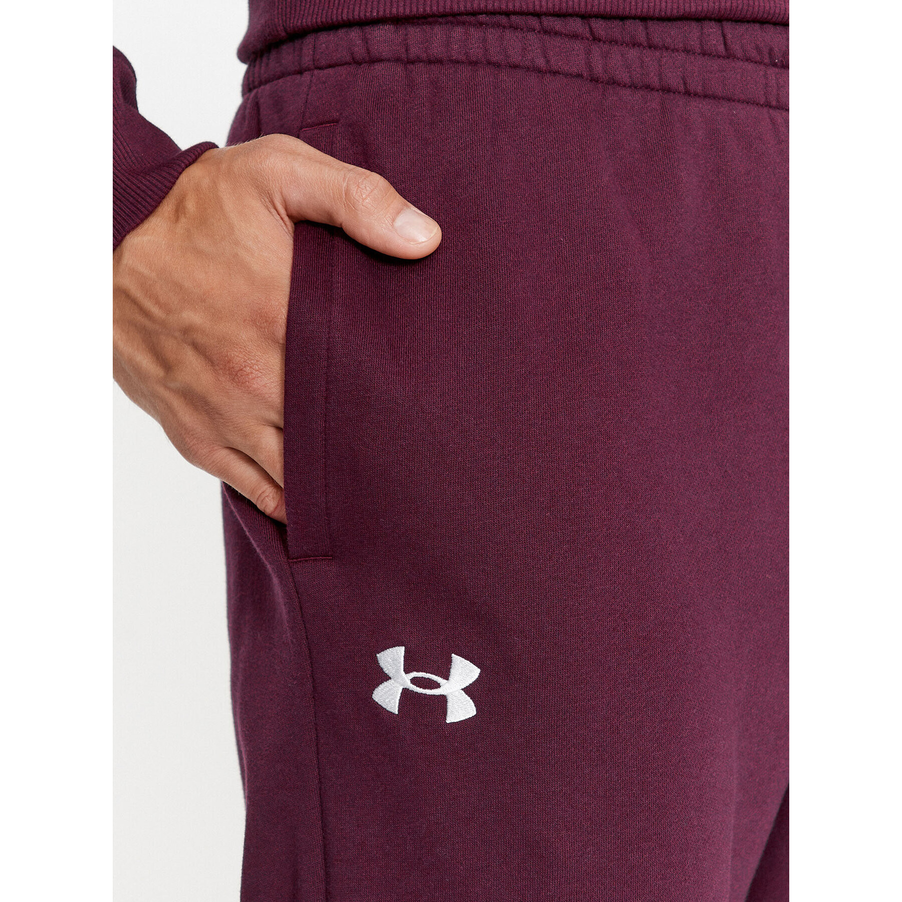 Under Armour Долнище анцуг Ua Rival Fleece Joggers 1379774 Бордо Loose Fit - Pepit.bg