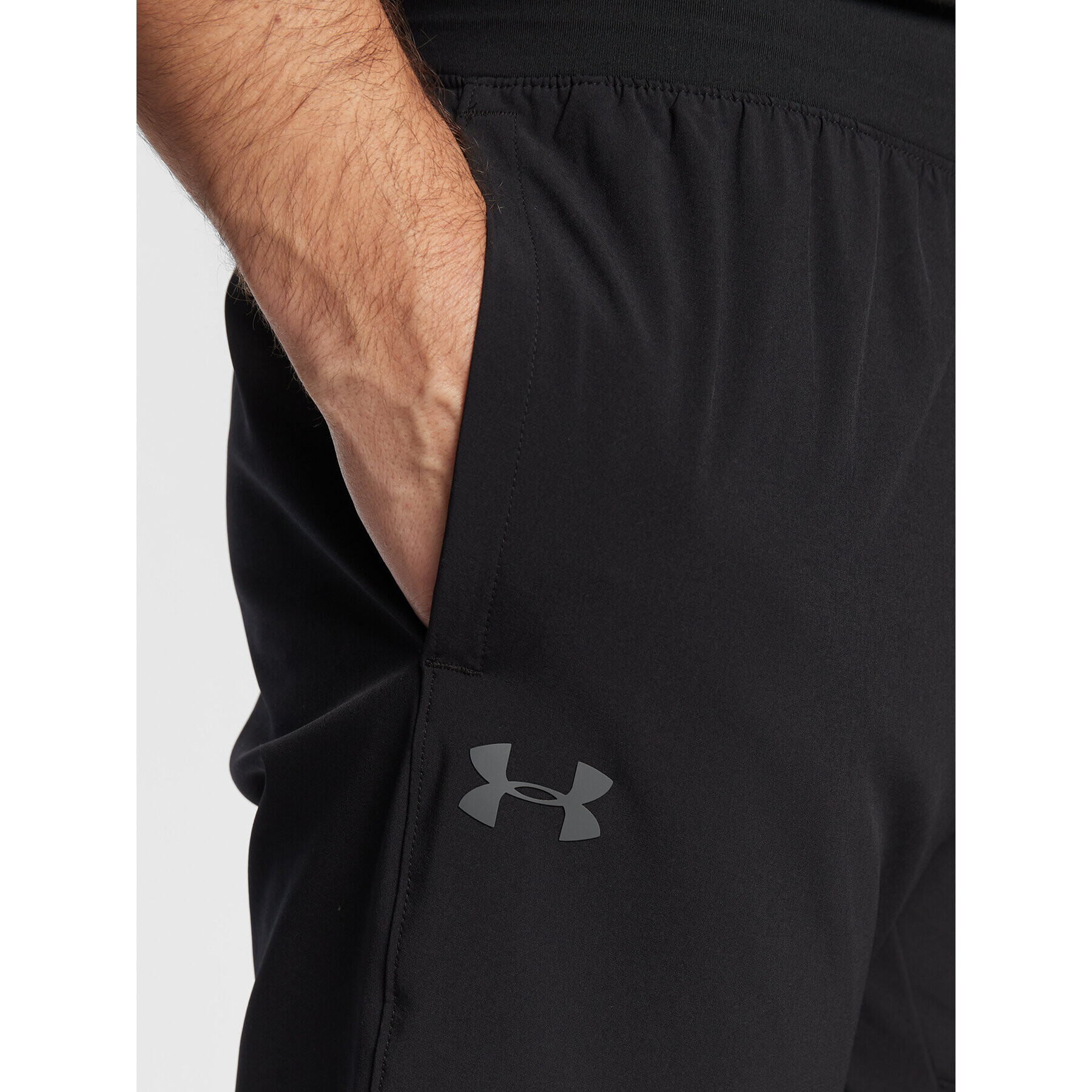 Under Armour Долнище анцуг Ua Stretch 1366215 Черен Regular Fit - Pepit.bg