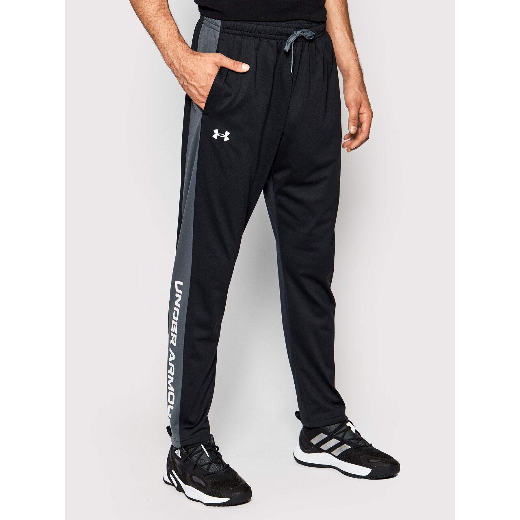 Under Armour Долнище анцуг Ua Brawler 1366213 Черен Relaxed Fit - Pepit.bg