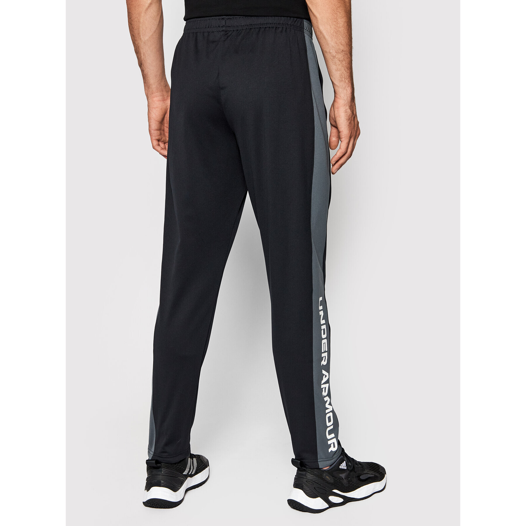 Under Armour Долнище анцуг Ua Brawler 1366213 Черен Relaxed Fit - Pepit.bg
