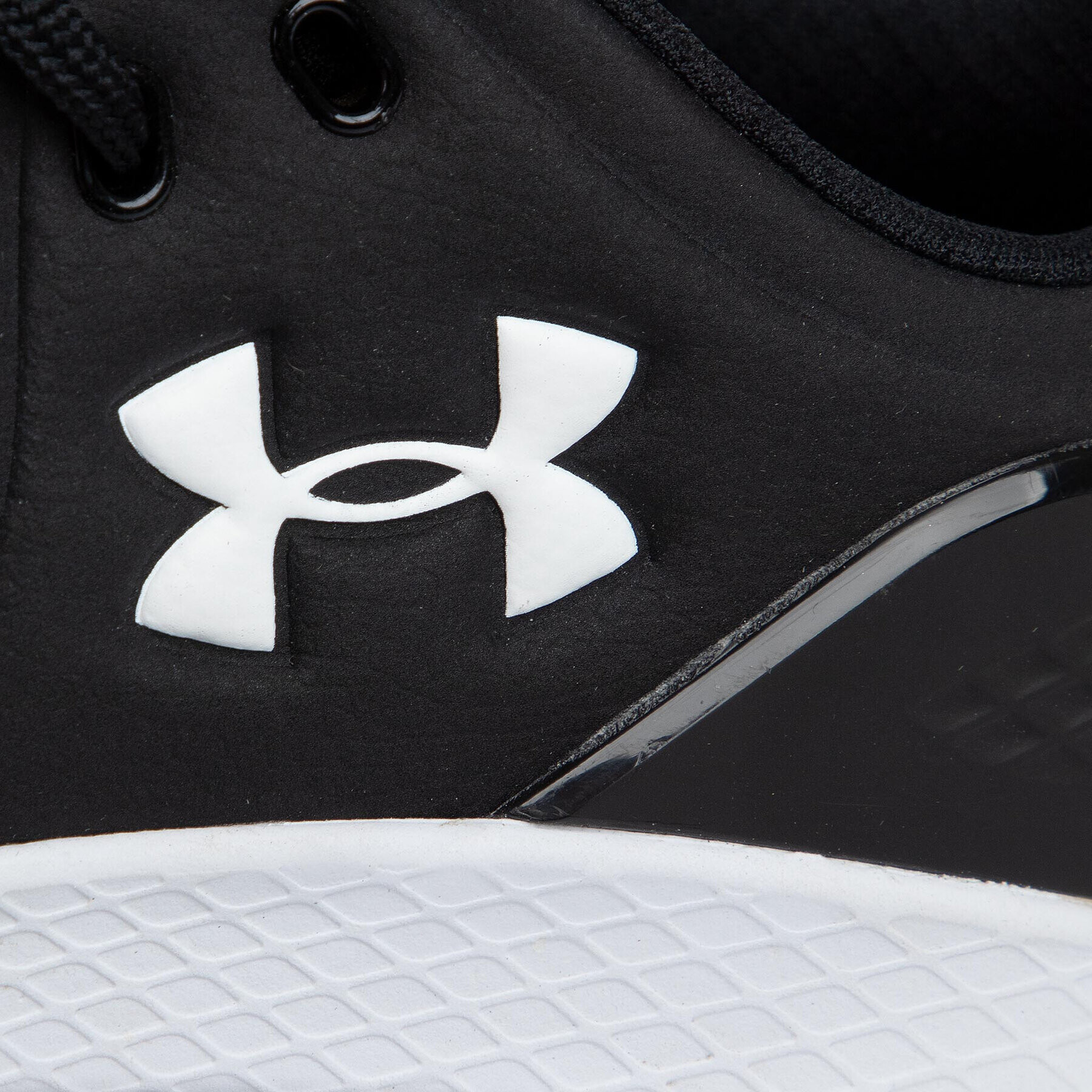 Under Armour Обувки Ua Charged Commit Tr 2.0 3022027-001 Черен - Pepit.bg