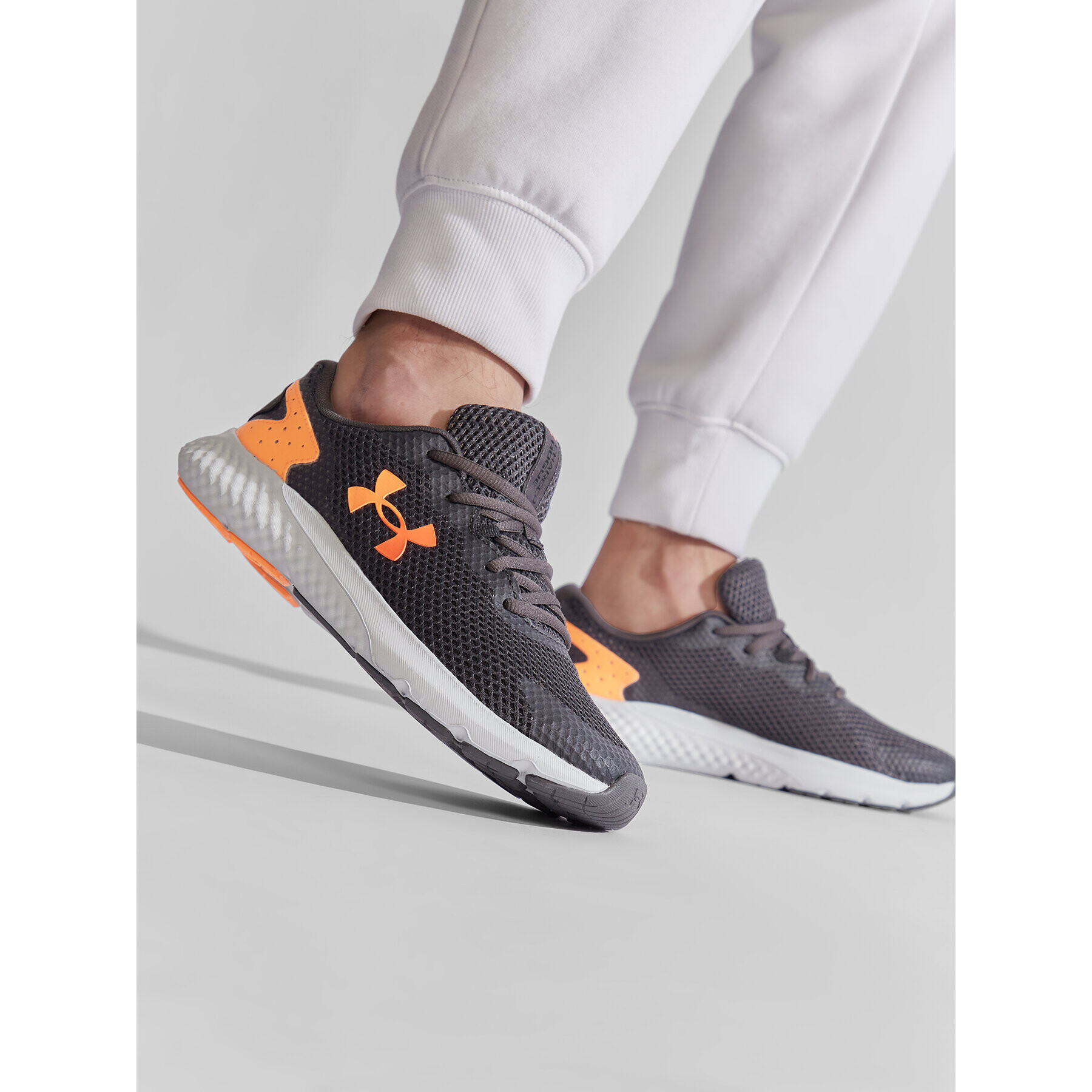 Under Armour Обувки Ua Charged Rogue 3 3024877-100 Сив - Pepit.bg