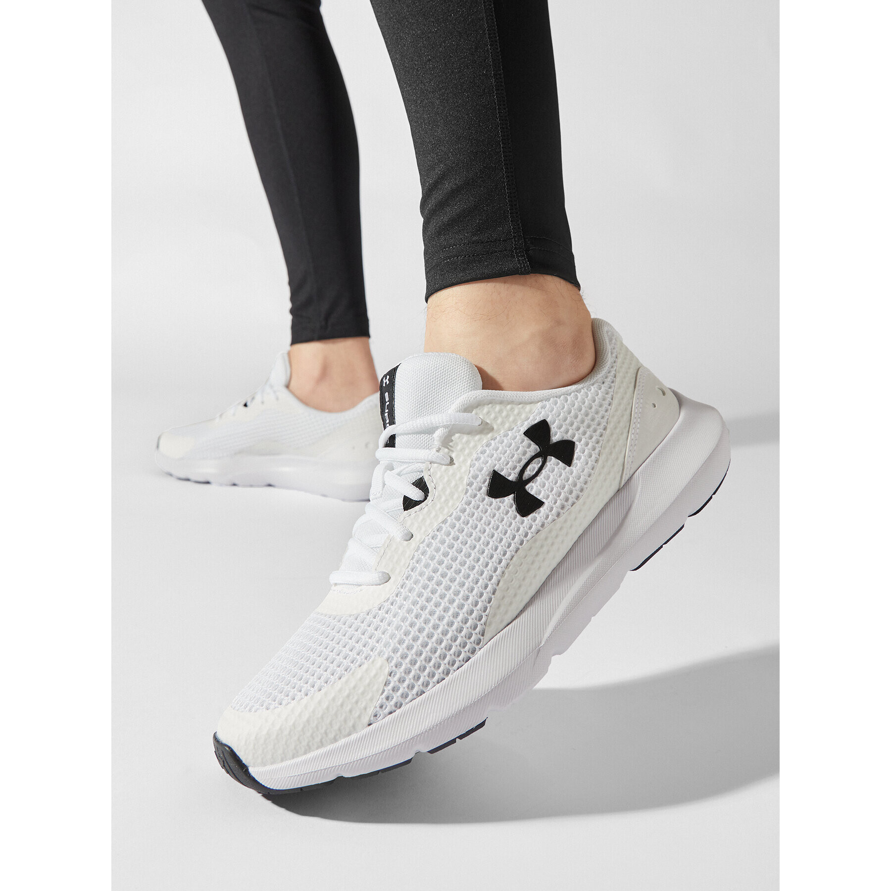 Under Armour Обувки UA Surge 3 3024883-100 Бял - Pepit.bg