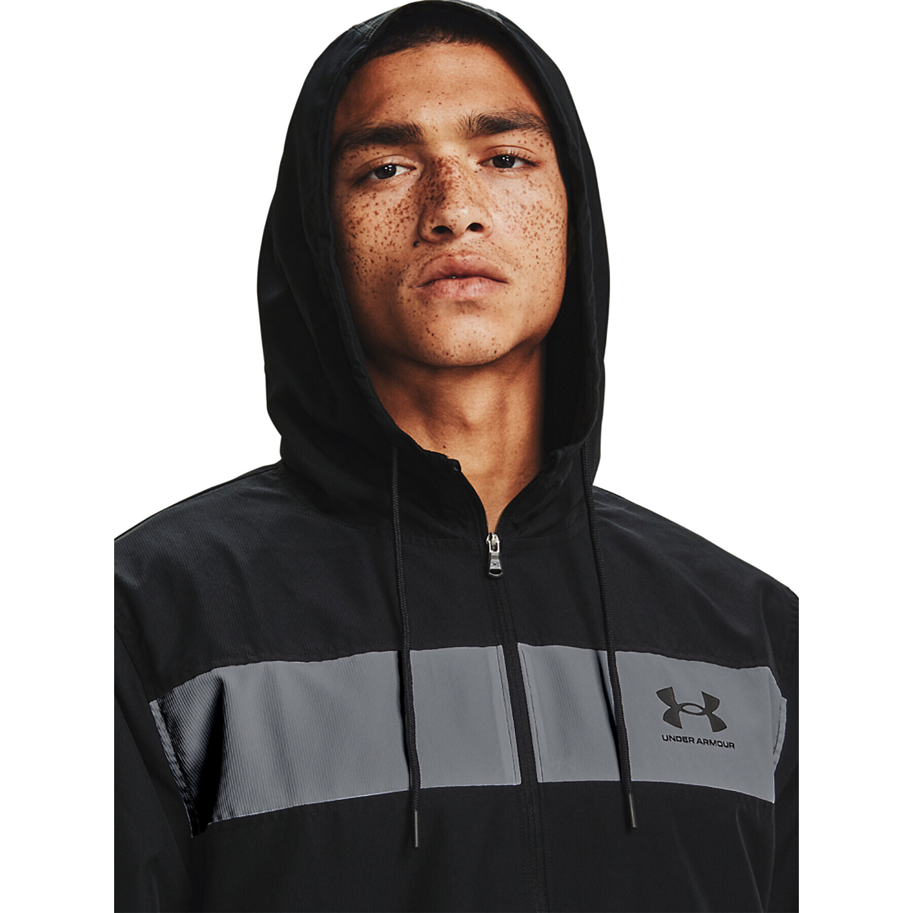 Under Armour Преходно яке UA SPORTSTYLE WINDBREAKER 1361621 Черен Regular Fit - Pepit.bg