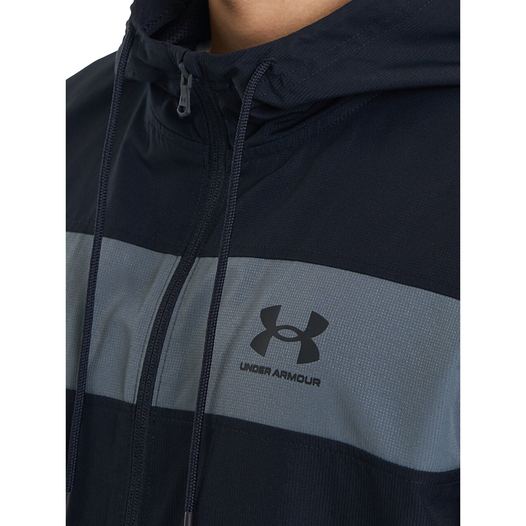 Under Armour Преходно яке UA SPORTSTYLE WINDBREAKER 1361621 Черен Regular Fit - Pepit.bg