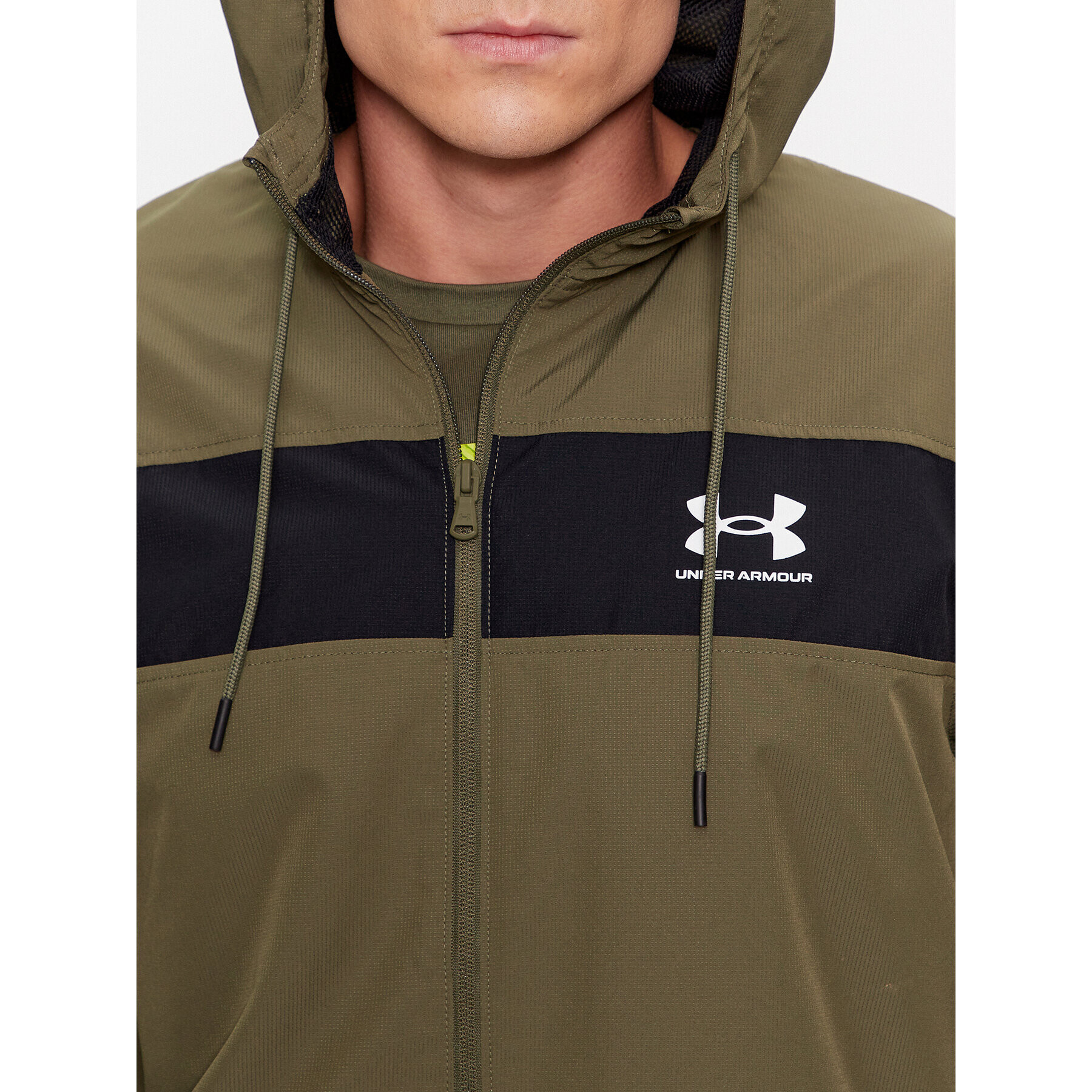 Under Armour Преходно яке Ua Sportstyle Windbreaker 1361621 Каки Loose Fit - Pepit.bg