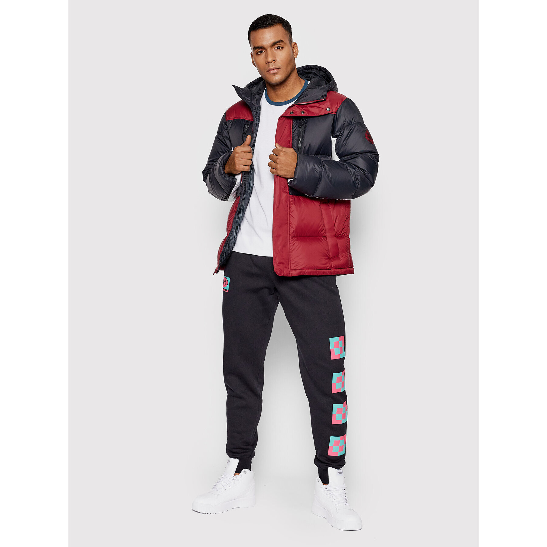 Under Armour Пухено яке Down Blocked 1364895 Черен Loose Fit - Pepit.bg