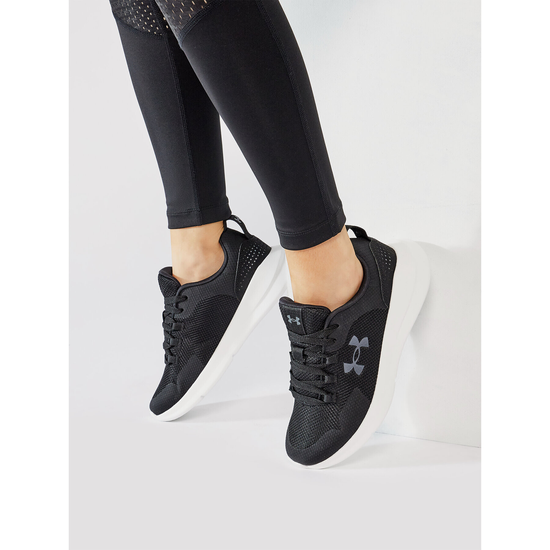 Under Armour Сникърси Ua W Essential 3022955-001 Черен - Pepit.bg