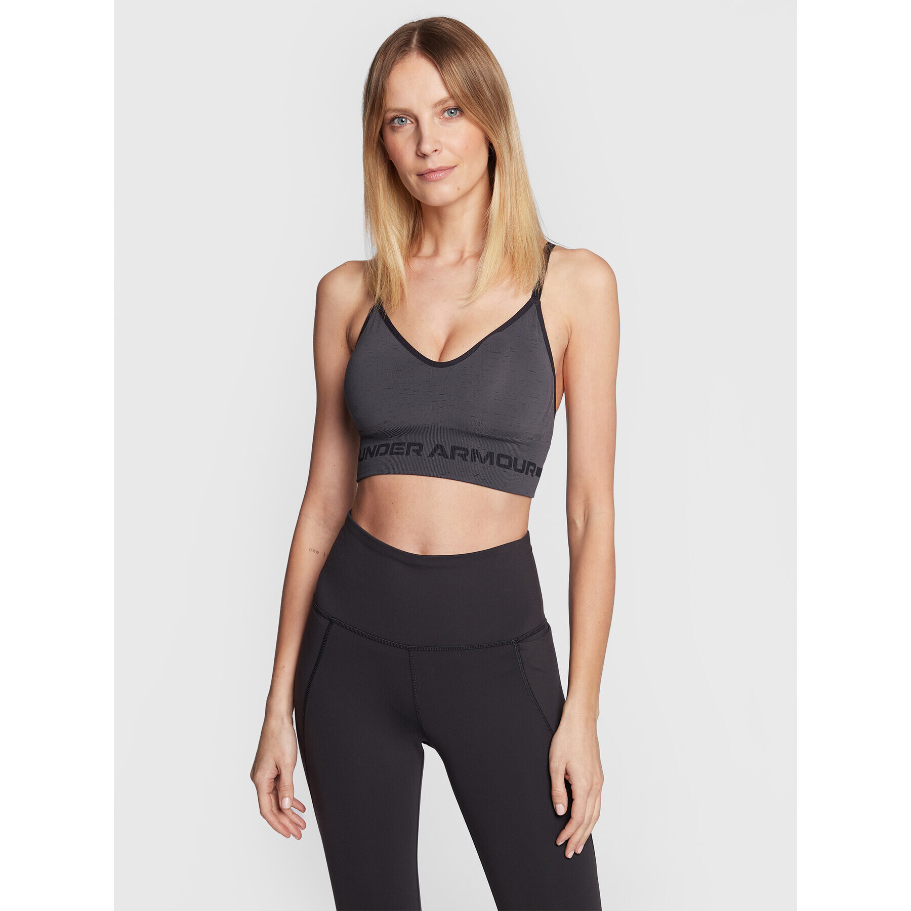 Under Armour Спортен сутиен 1357232 Сив - Pepit.bg