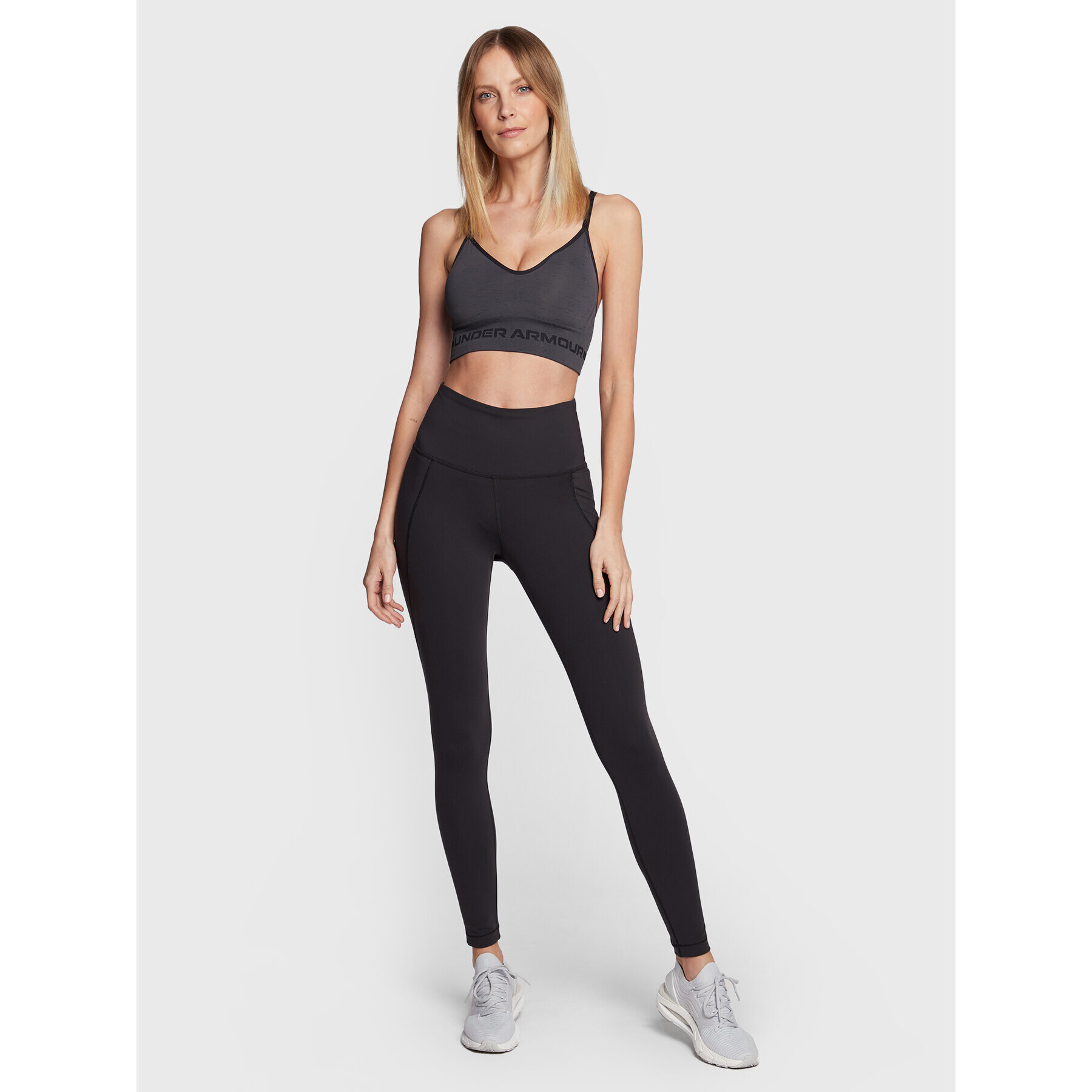 Under Armour Спортен сутиен 1357232 Сив - Pepit.bg