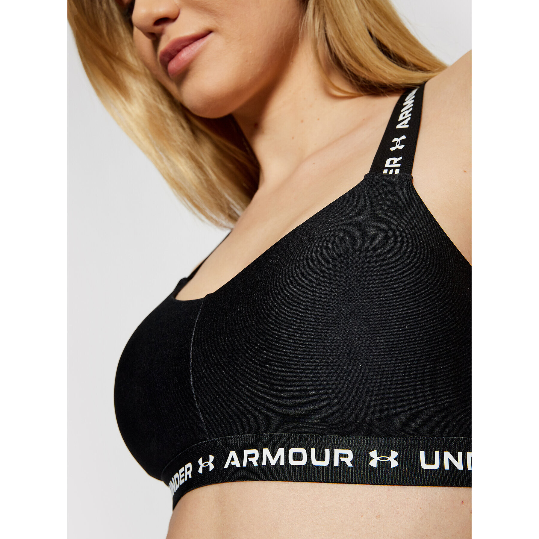 Under Armour Спортен сутиен Ua Crossback Low Sports 1361033 Черен - Pepit.bg