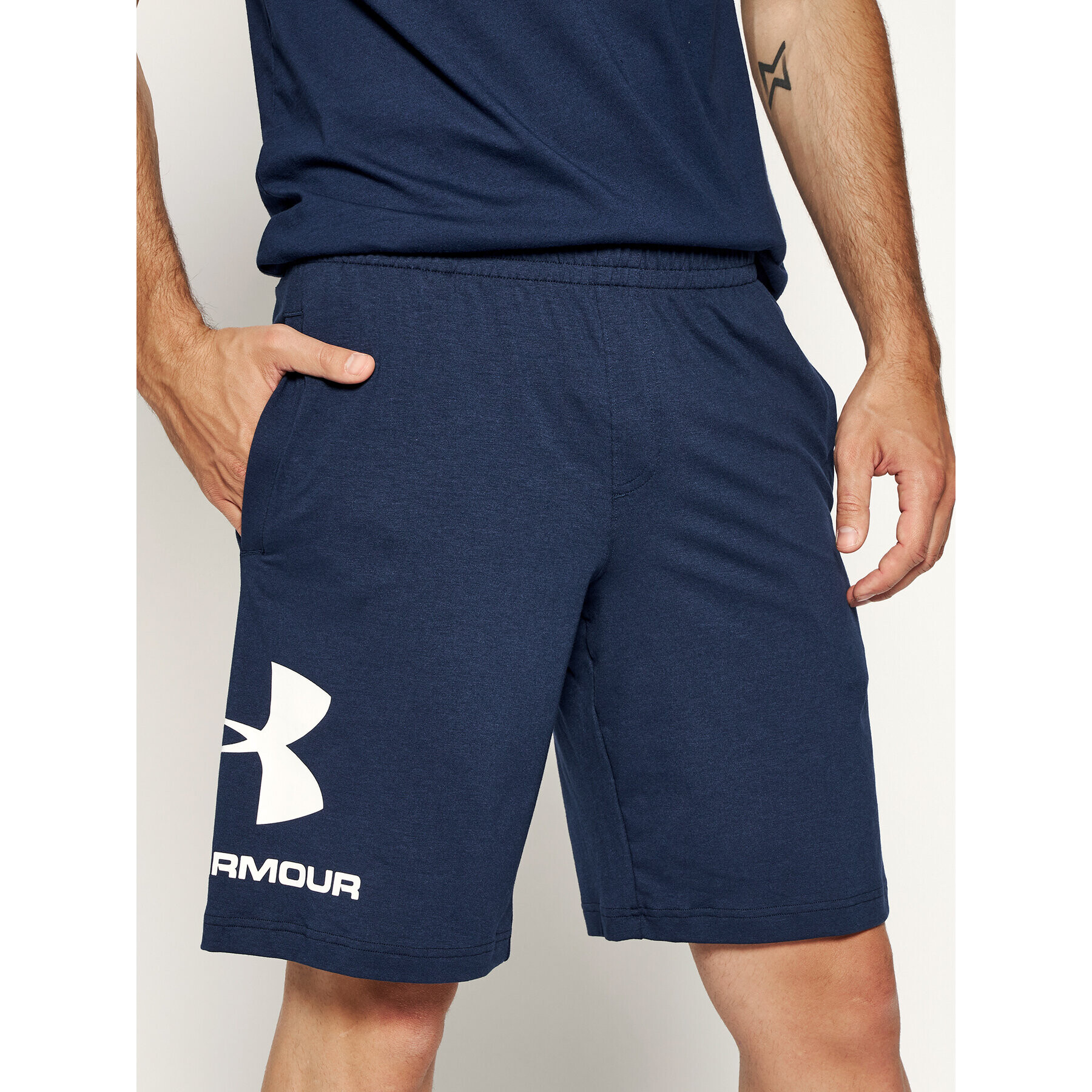 Under Armour Спортни шорти Sportstyle Cotton Graphic 1329300 Тъмносин Regular Fit - Pepit.bg