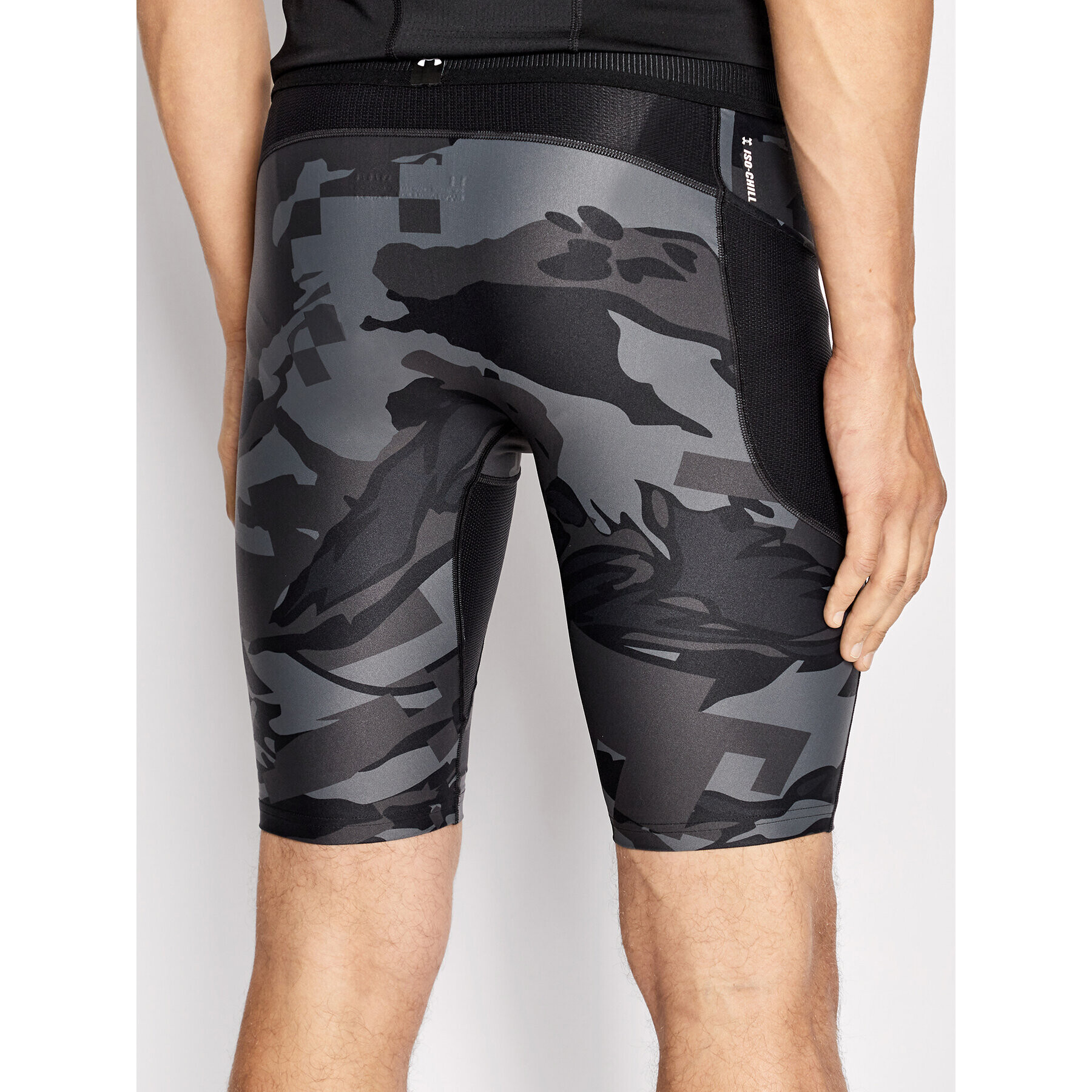 Under Armour Спортни шорти Ua Iso-Chill Compression Print 1361594 Черен Slim Fit - Pepit.bg