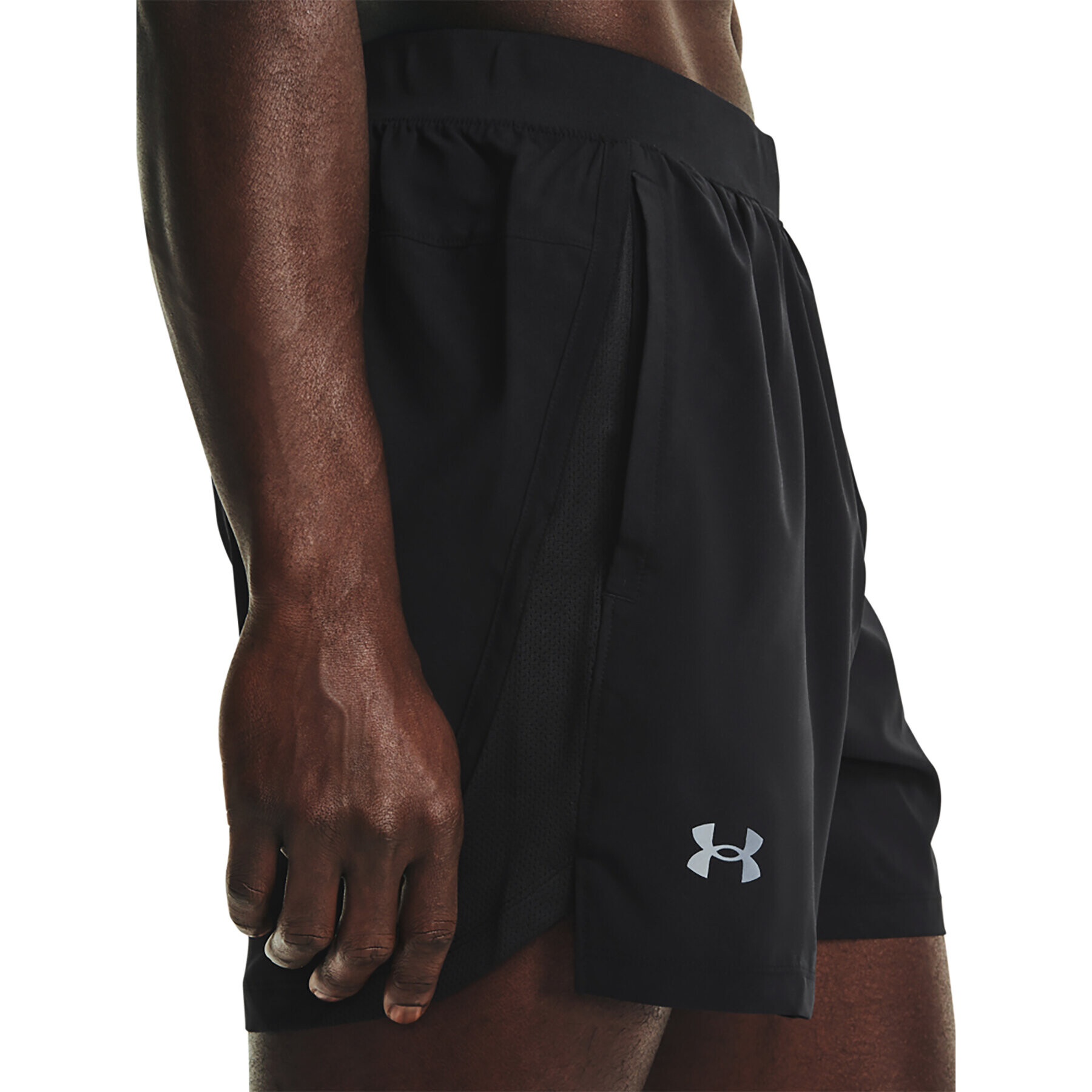 Under Armour Спортни шорти UA LAUNCH 5'' SHORT 1361492 Черен Regular Fit - Pepit.bg