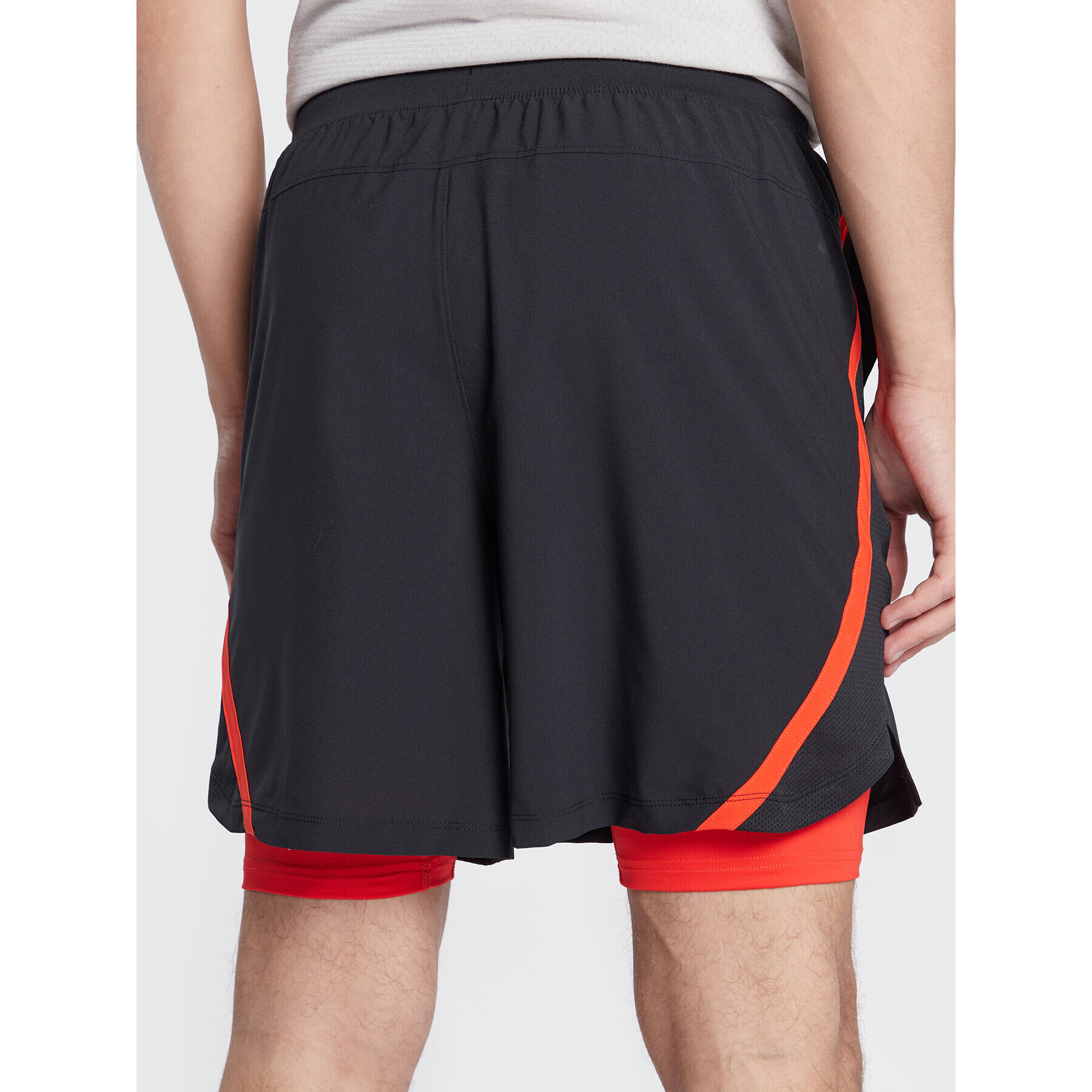 Under Armour Спортни шорти Ua Launch Run 1361497 Черен Regular Fit - Pepit.bg