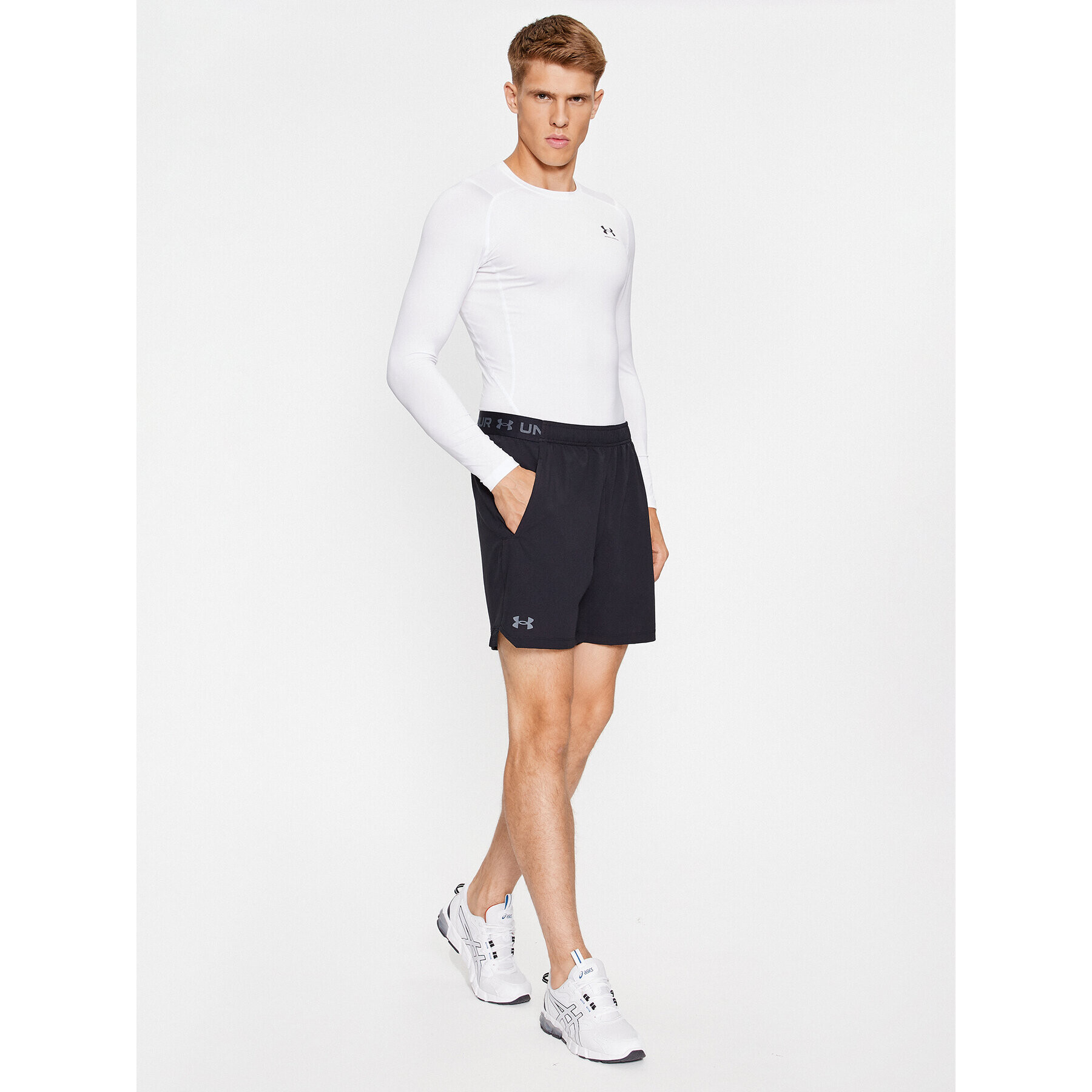 Under Armour Спортни шорти Ua Vanish Woven 6In Shorts 1373718 Черен Fitted Fit - Pepit.bg