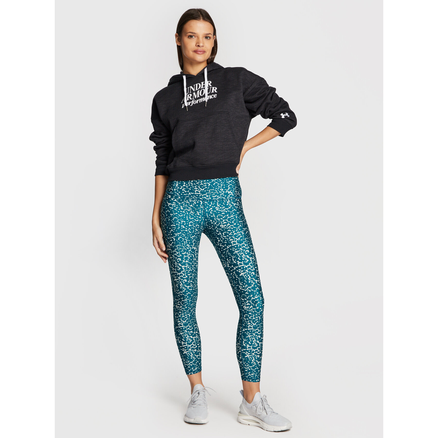 Under Armour Суитшърт Essential Fleece Script 1374107 Черен Regular Fit - Pepit.bg