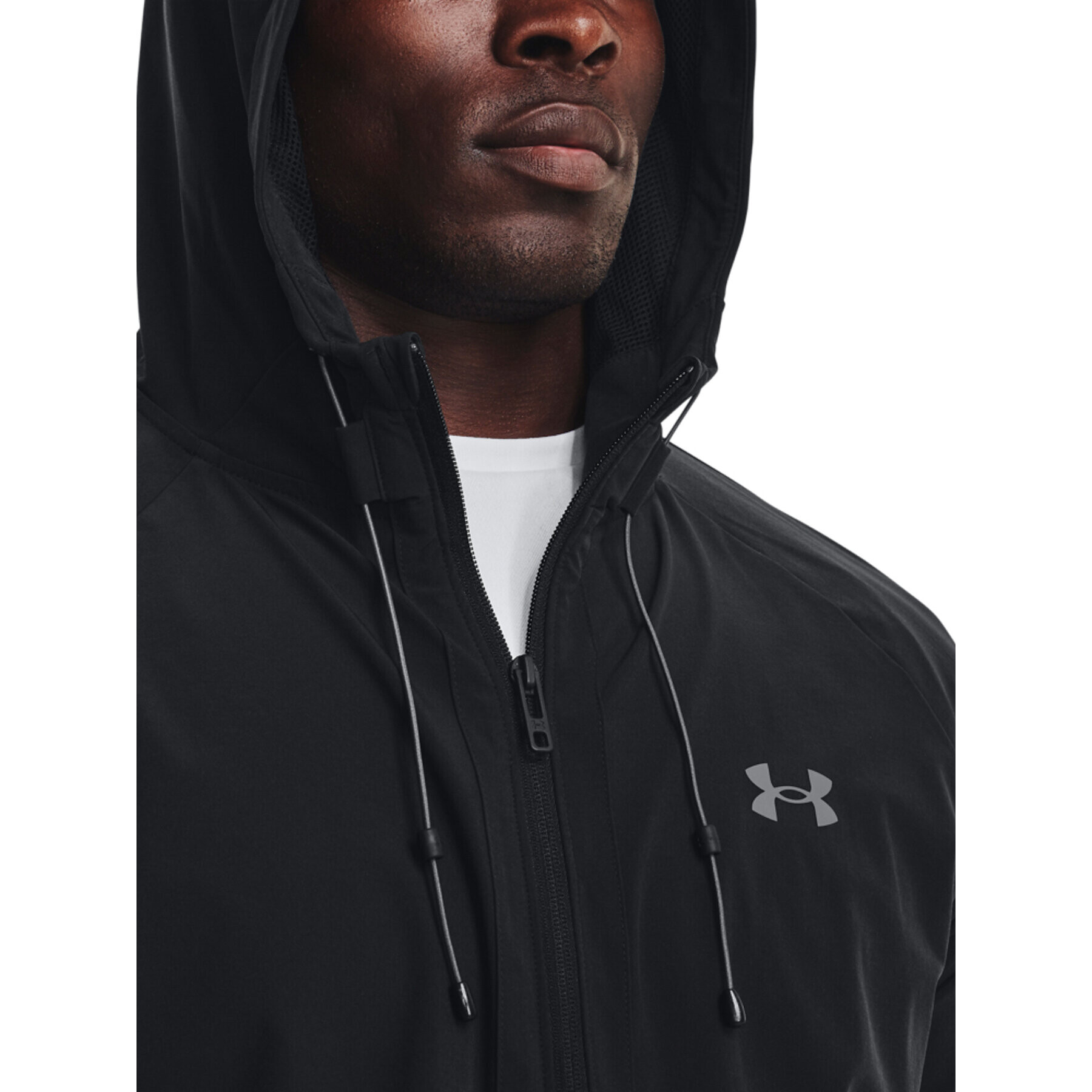 Under Armour Суитшърт UA Stretch Woven Windbreaker 1377171 Черен Regular Fit - Pepit.bg