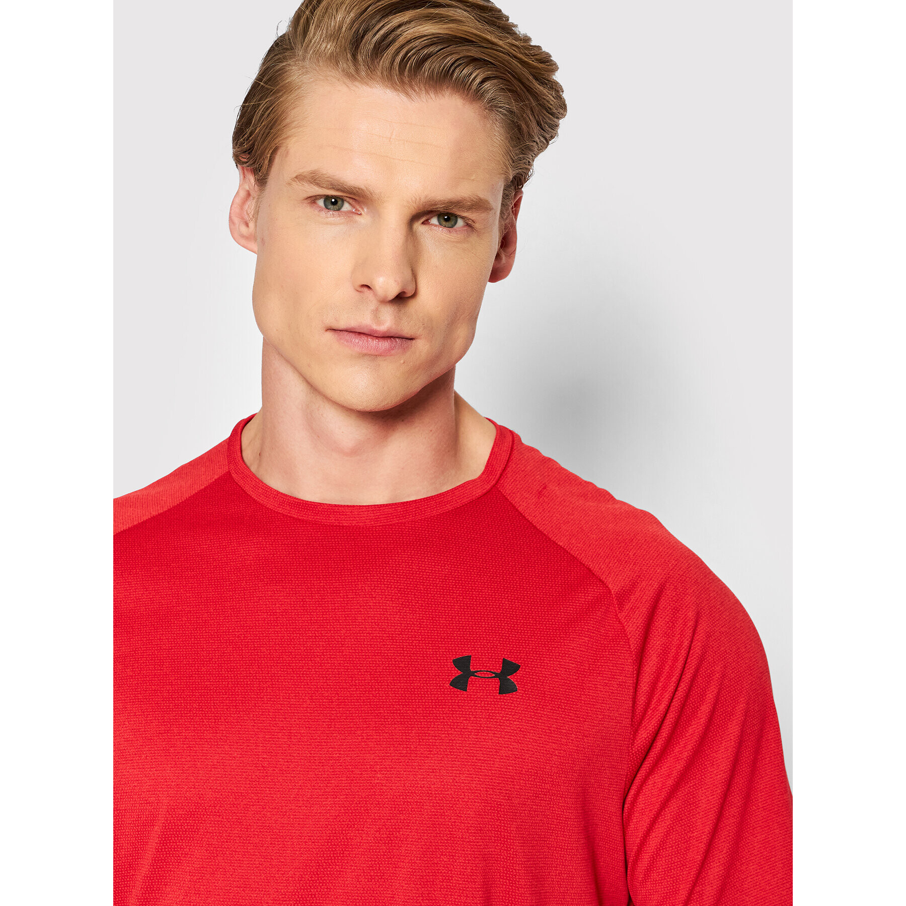 Under Armour Тениска от техническо трико Tech™ 2.0 1345317 Червен Regular Fit - Pepit.bg