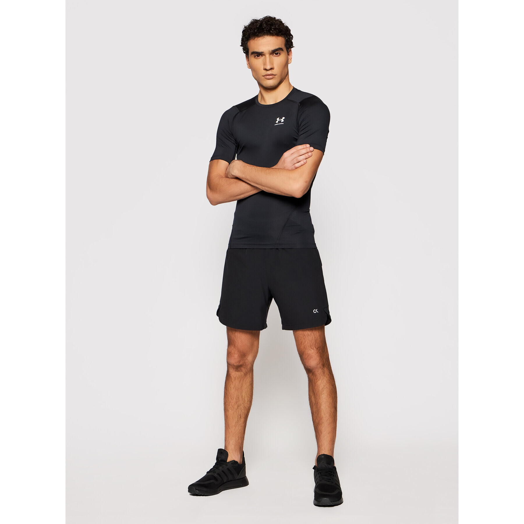 Under Armour Тениска от техническо трико Ua HeatGear 1361518 Черен Slim Fit - Pepit.bg