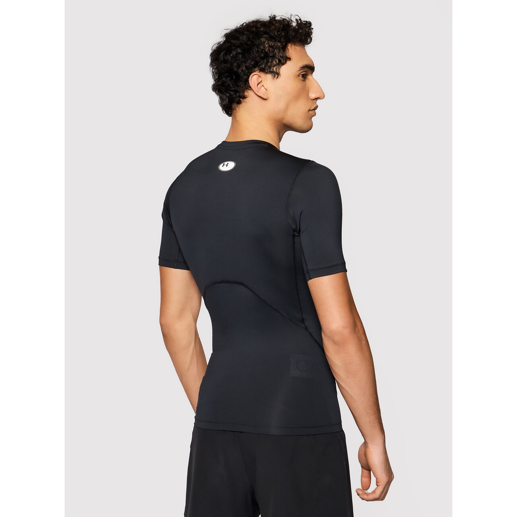 Under Armour Тениска от техническо трико Ua HeatGear 1361518 Черен Slim Fit - Pepit.bg