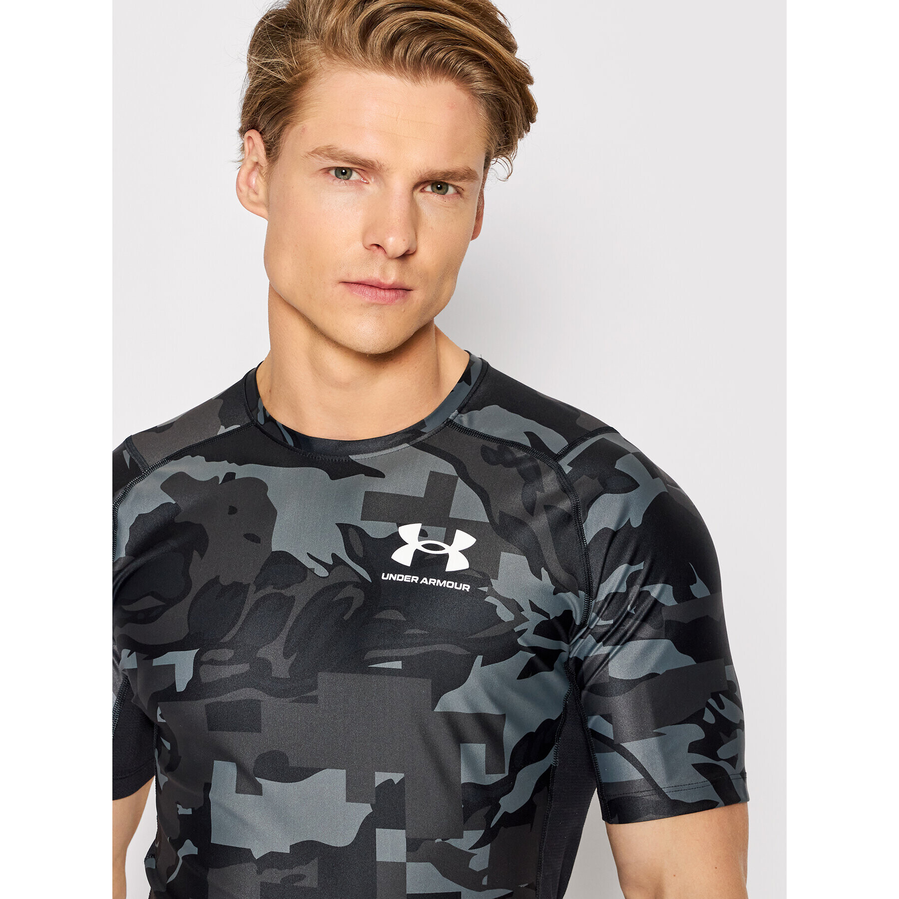 Under Armour Тениска от техническо трико Ua Iso-Chill Printed 1361514 Черен Compression Fit - Pepit.bg