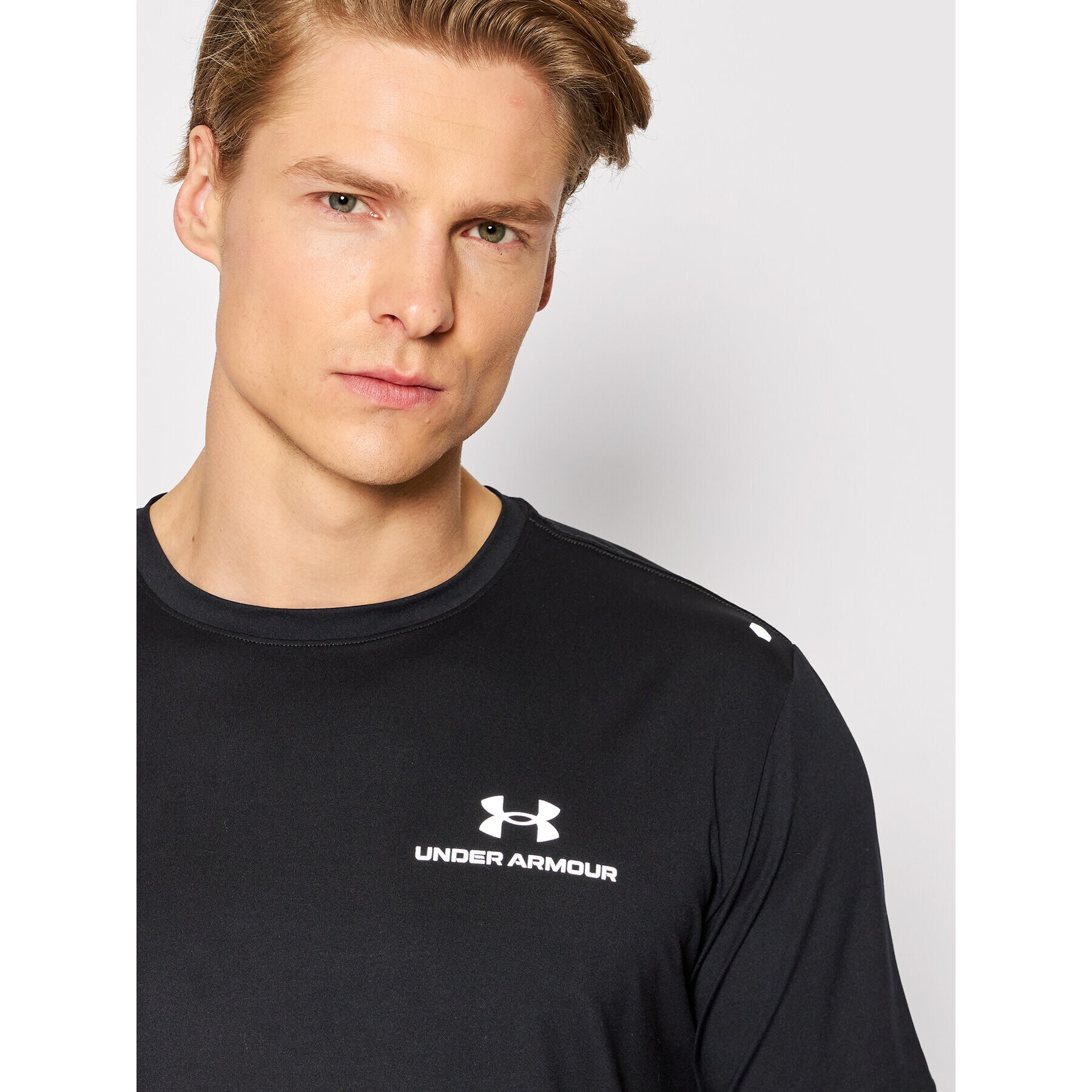 Under Armour Тениска от техническо трико Ua Rush™ Energy 1366138 Черен Loose Fit - Pepit.bg