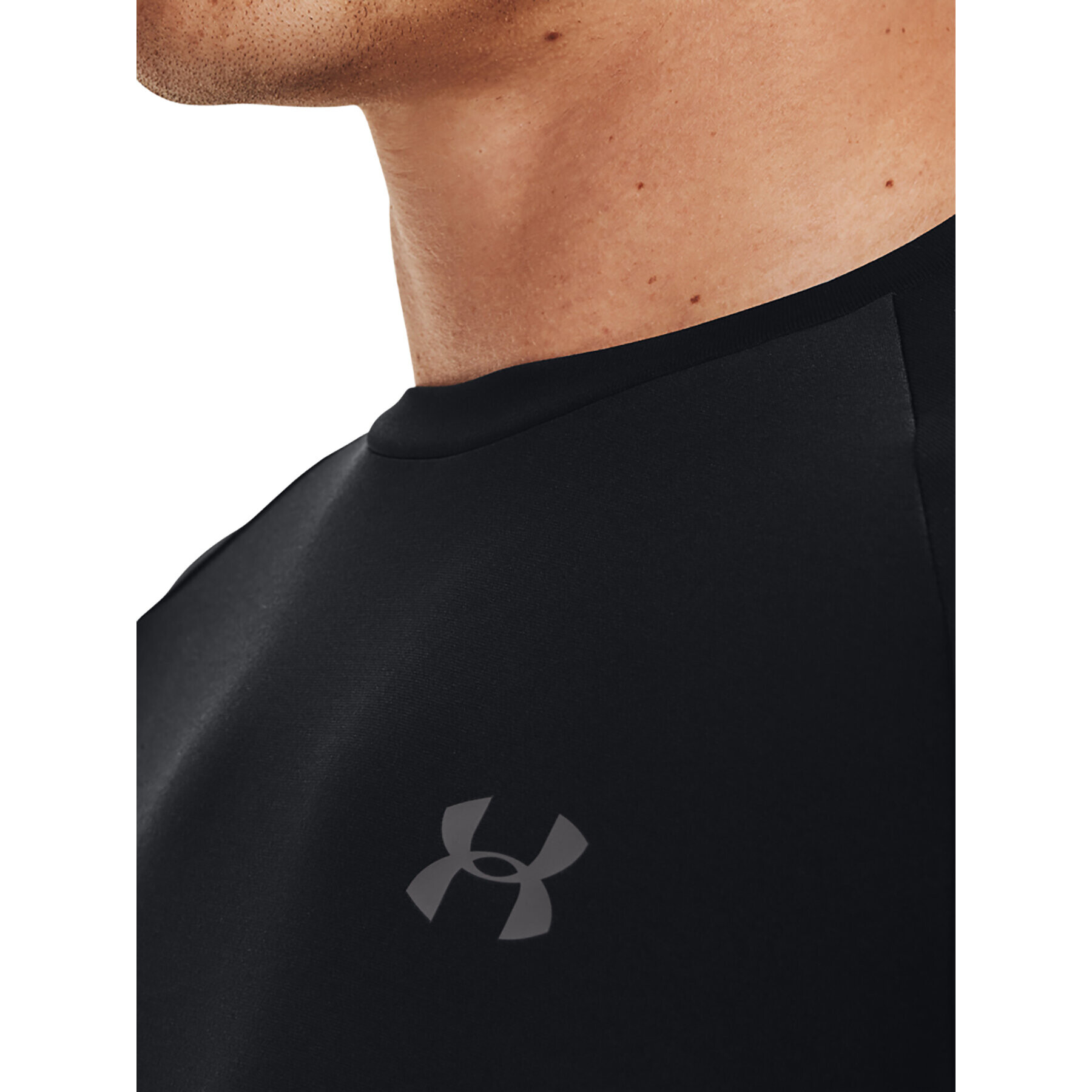 Under Armour Тишърт 1326413 Черен Regular Fit - Pepit.bg