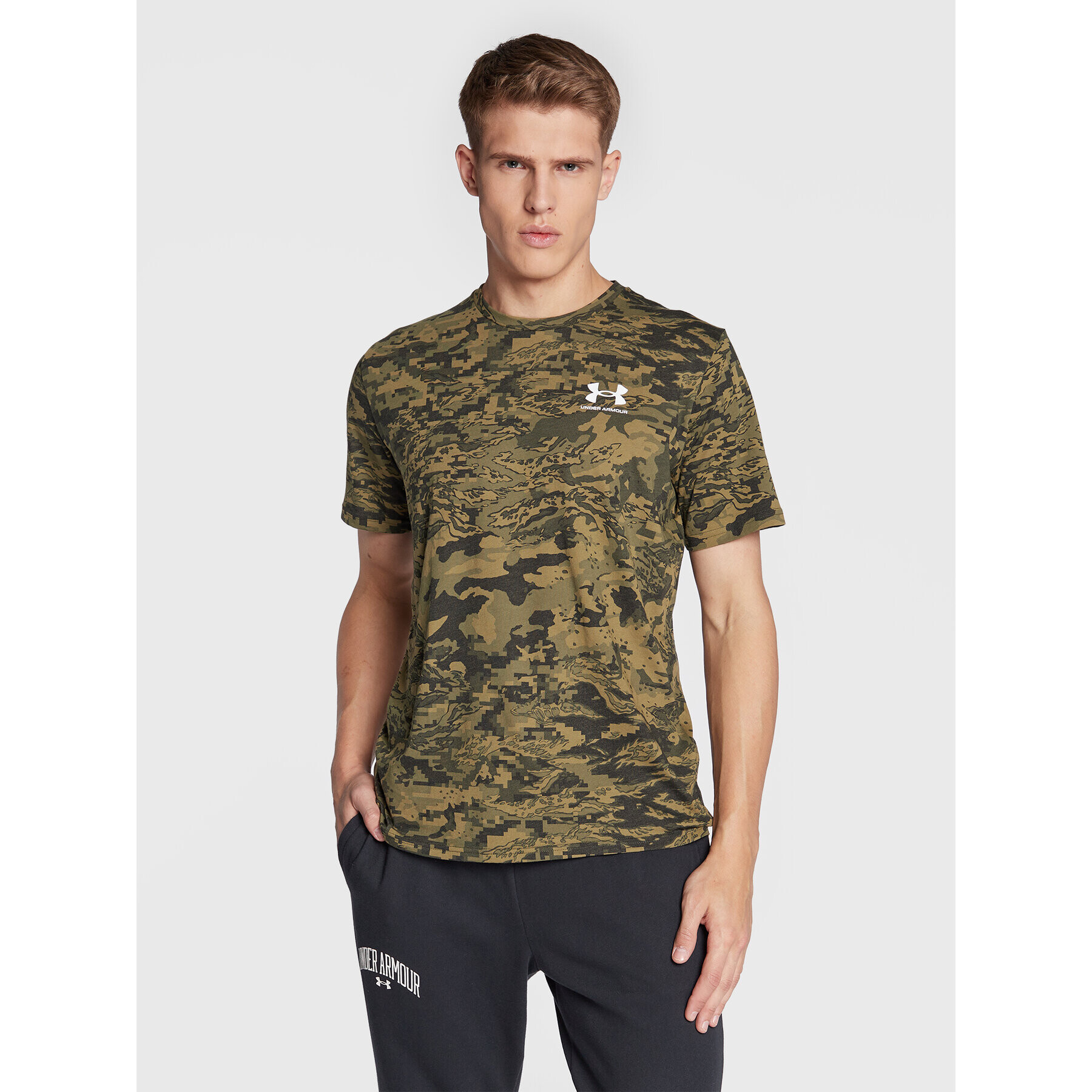 Under Armour Тишърт 1357727 Каки Loose Fit - Pepit.bg