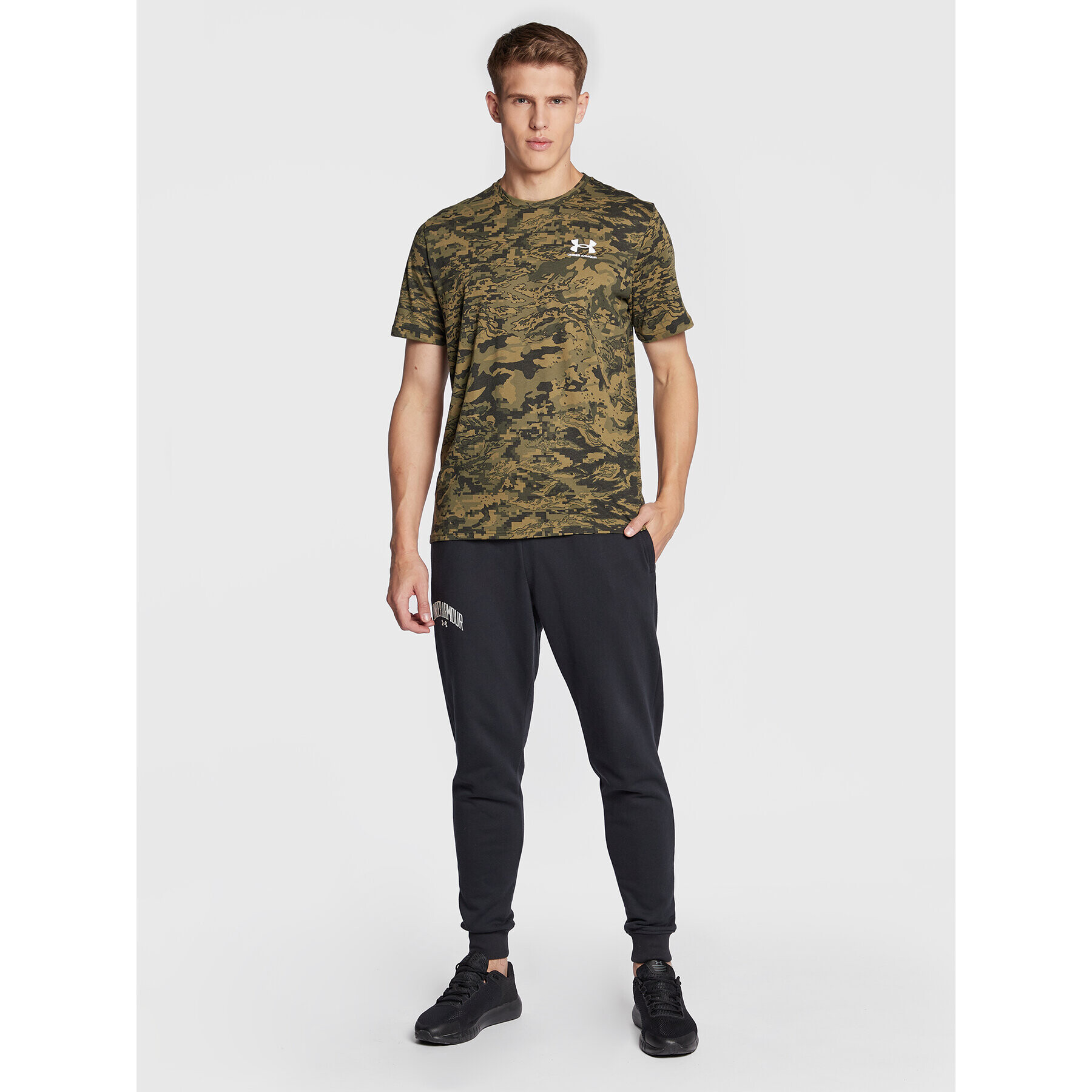 Under Armour Тишърт 1357727 Каки Loose Fit - Pepit.bg