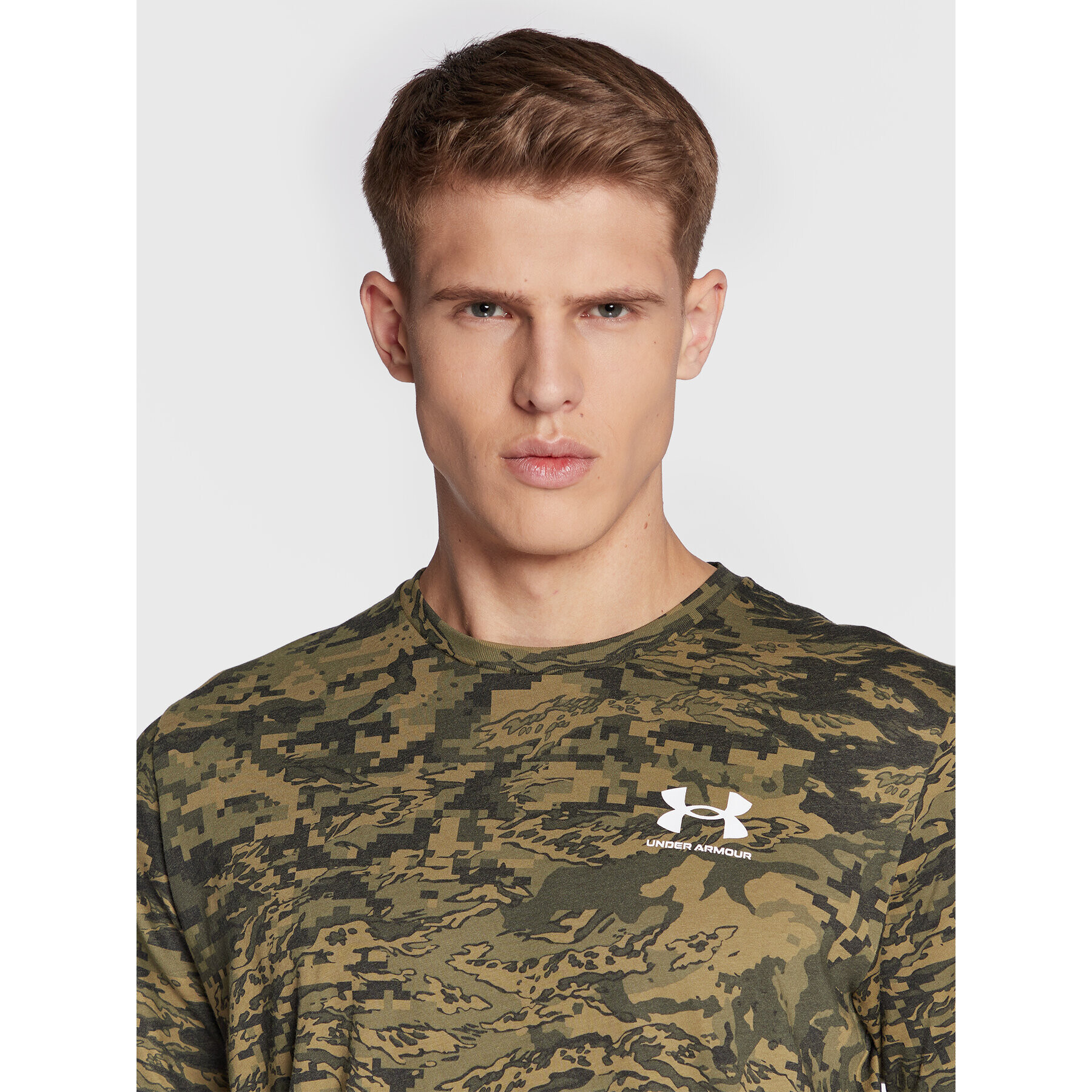 Under Armour Тишърт 1357727 Каки Loose Fit - Pepit.bg